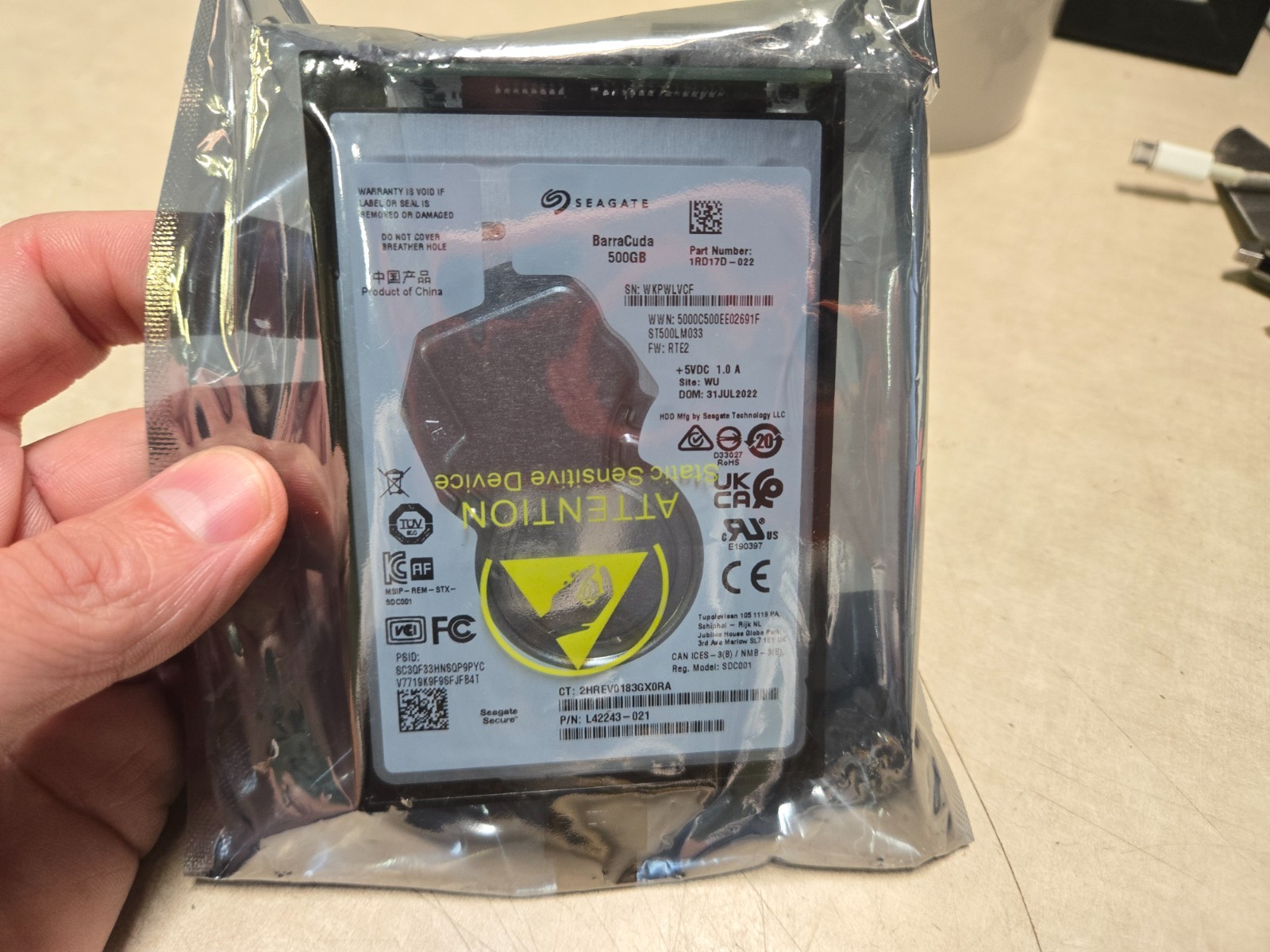 SEALED Seagate BarraCuda Mobile Hard Drive 500GB 2.5-Inch SATA 6Gb/s 1RD17D-022