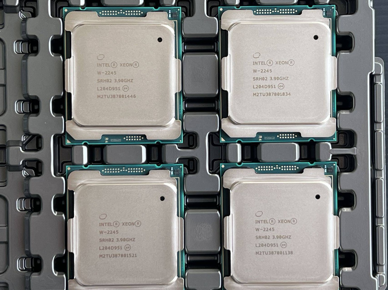 Intel Xeon W-2245 3.90Ghz 8c/16t LGA2066 CPU support supermicro X11SRA-RF c422