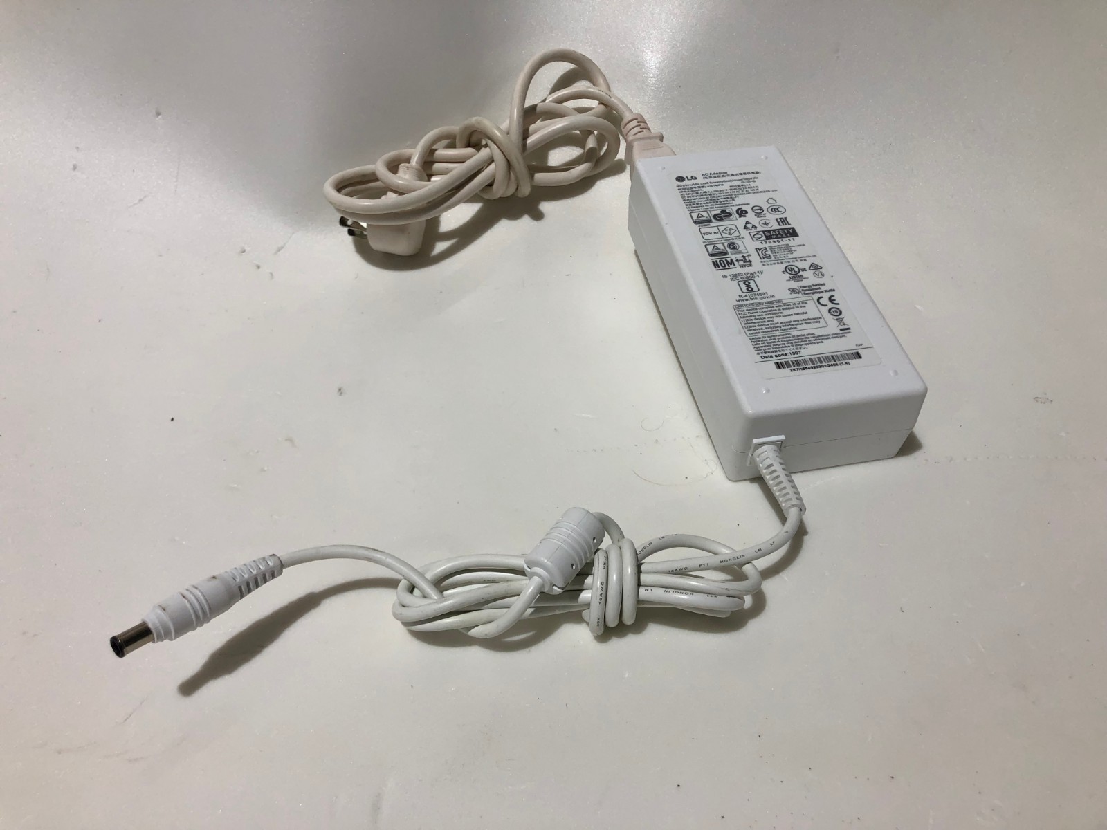 Original LG 19V 7.37A  A16-140P1A REV:1.8 AC Adapter for LG 27UL850-W Monitor