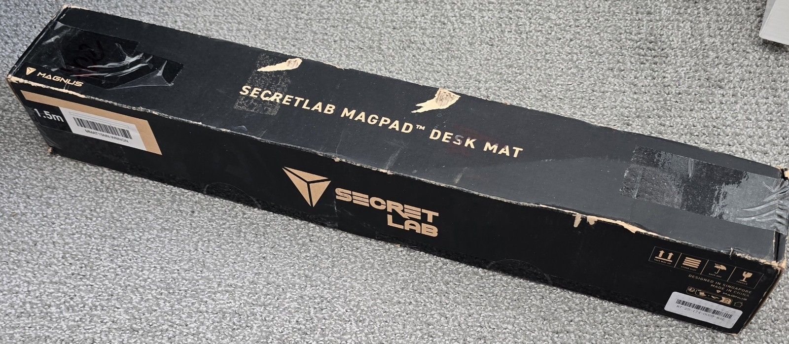 Secretlab MAGPAD Desk Mat White Leatherette 59”  NEW