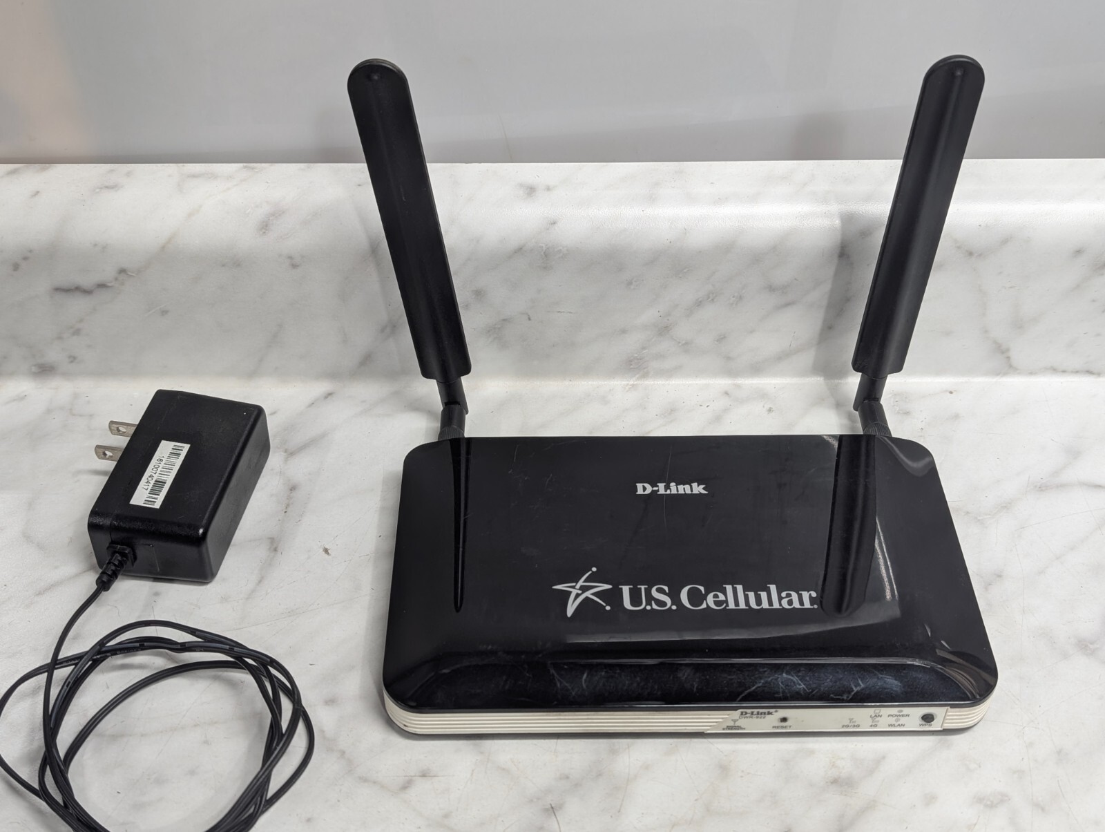 D-Link DWR-922 4G LTE Router & WI-FI Hotspot ~ UNTESTED - FOR PARTS/REPAIR