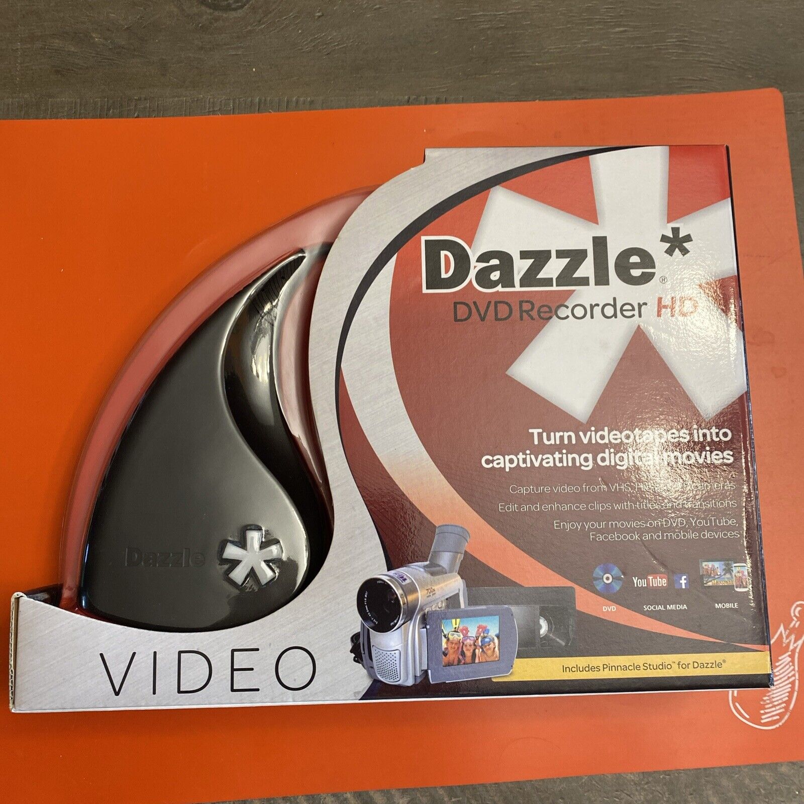 Pinnacle DVCPTENAM Dazzle DVD HD Recorder New Open Box Software Included