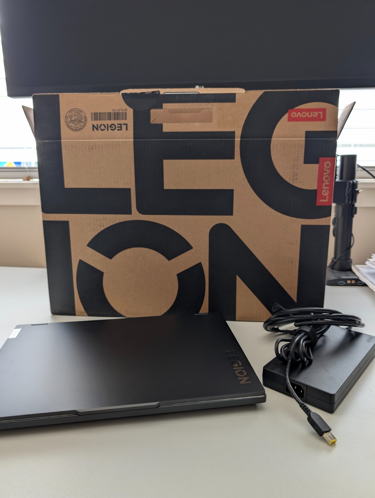 Lenovo LEGION Pro 5i 16IRX8 - 13th Gen Intel i9 - 32G RAM - 1T SSD - RTX4060 GPU