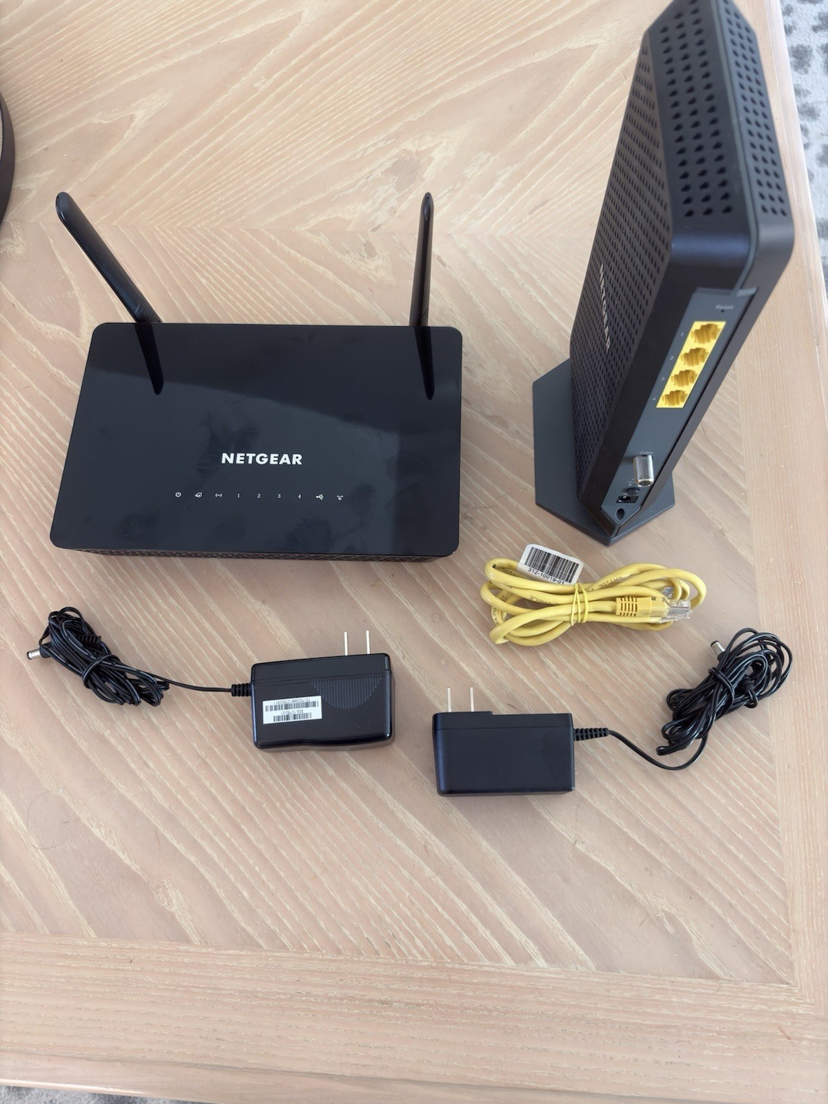 NETGEAR Nighthawk CM1200 DOCSIS 3.1 Cable Modem & Netgear AC1200 Smart Router