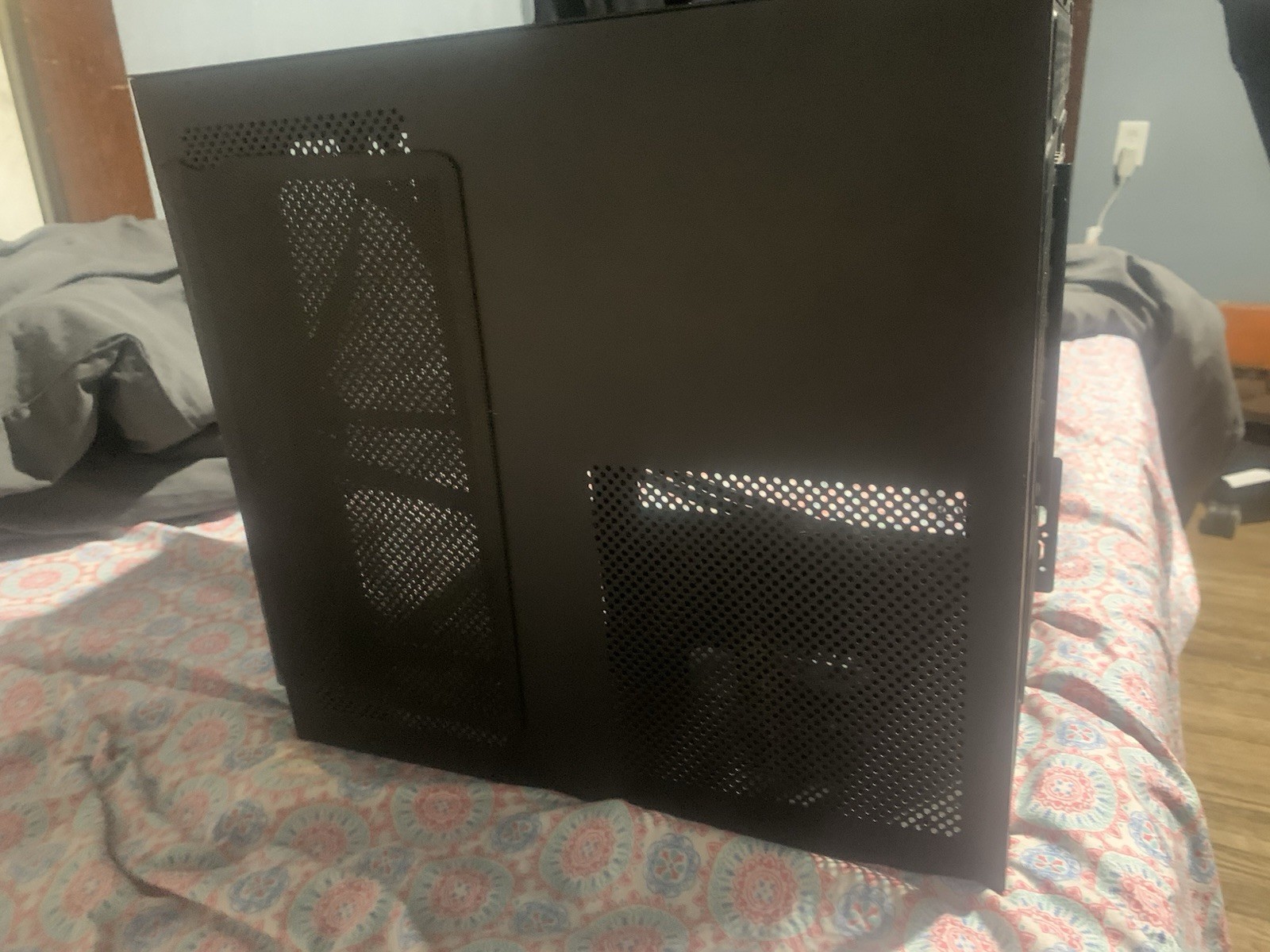Beautiful RUIX square glass pc case WITH FANS , and a SURALLOW AMD RX580 gpu