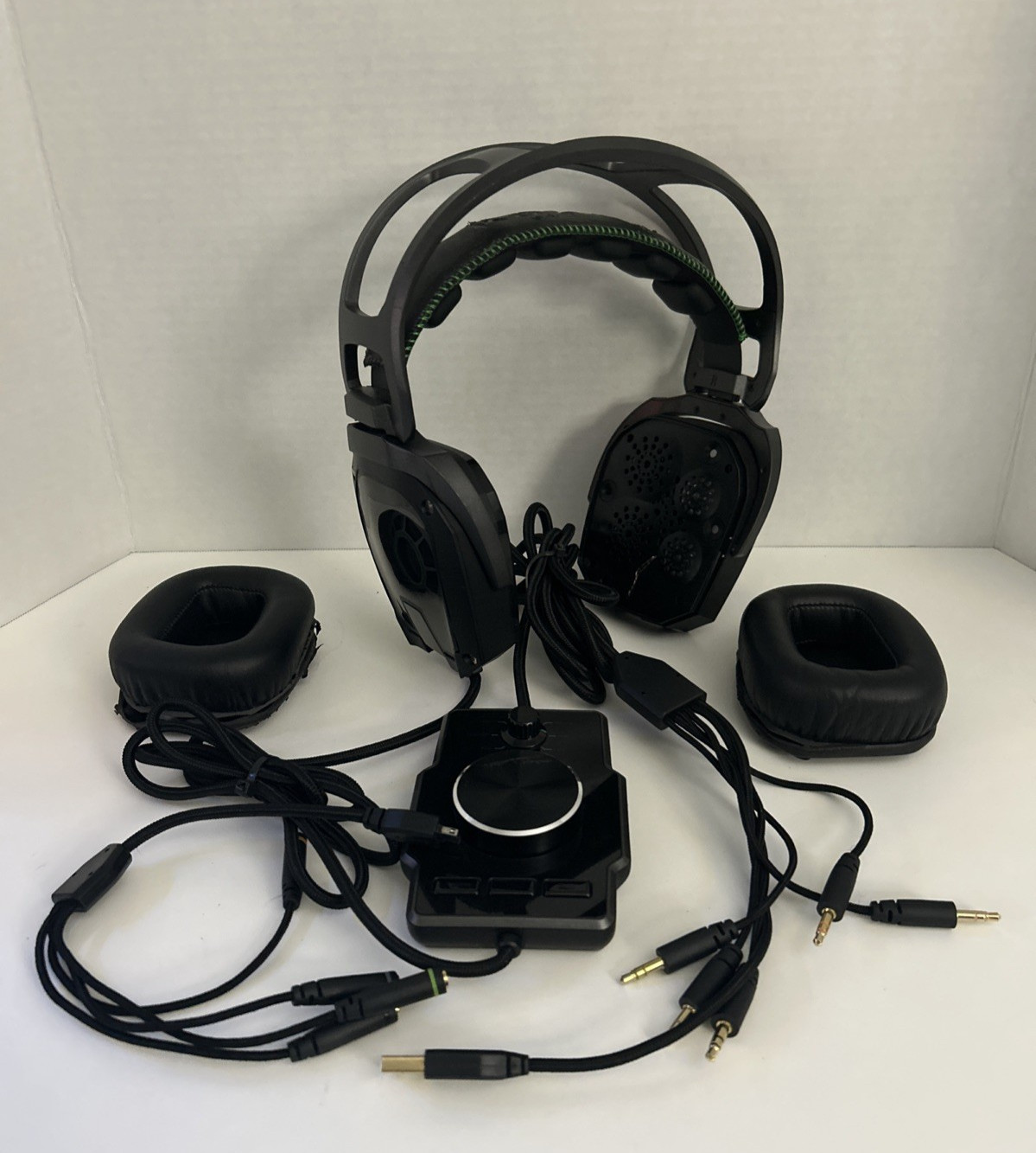 Razer Tiamat 7.1 V1 True Surround PC Gaming Headset ACU RZ04-0060 w/ Mix AMP