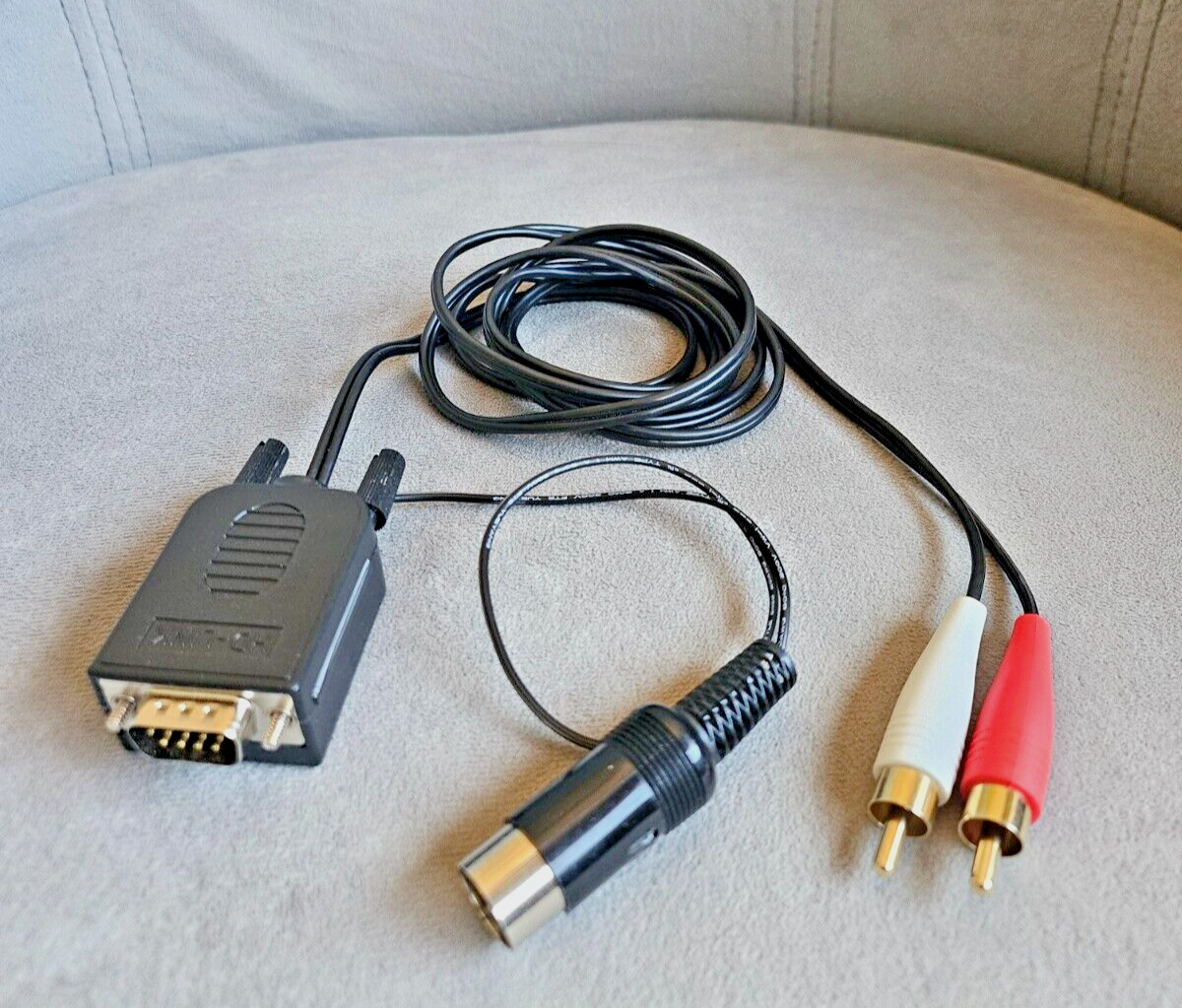 Commodore 128  80 Column Monochrome Composite Video & Audio Cable  Tested