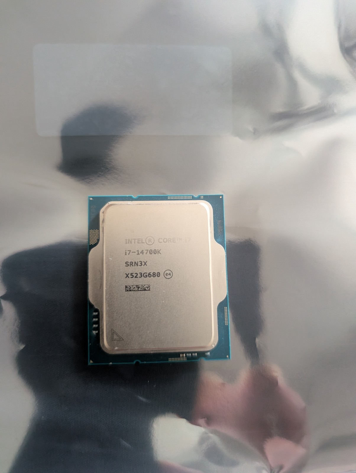 Intel Core i7-14700K 20-Core 28-Thread CPU (8 P-Cores 12-E Cores)