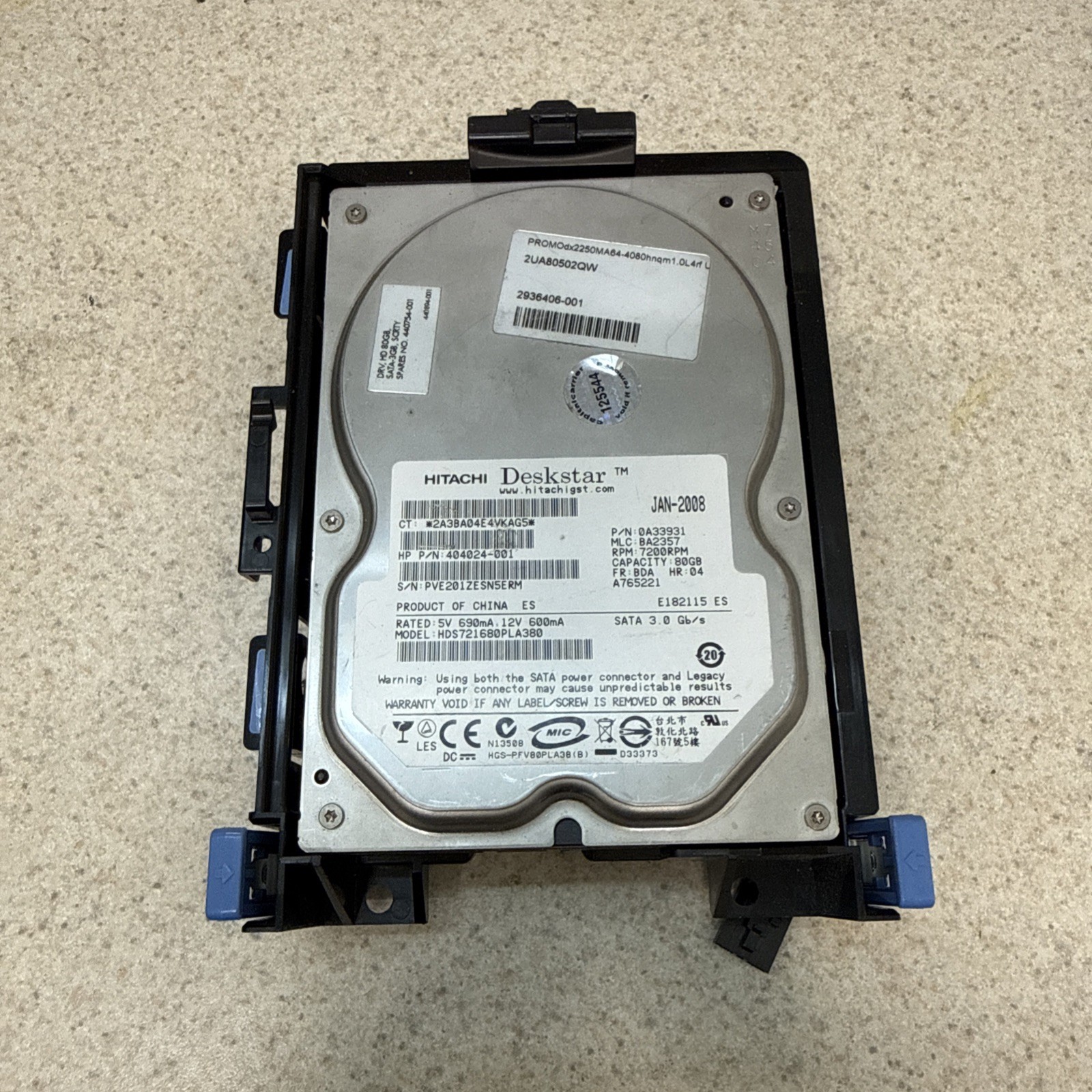 HP 404024-001 HDS721680PLA380 80GB 7.2K RPM 8MB 3Gb/s SATA 3.5" With Fan Caddy