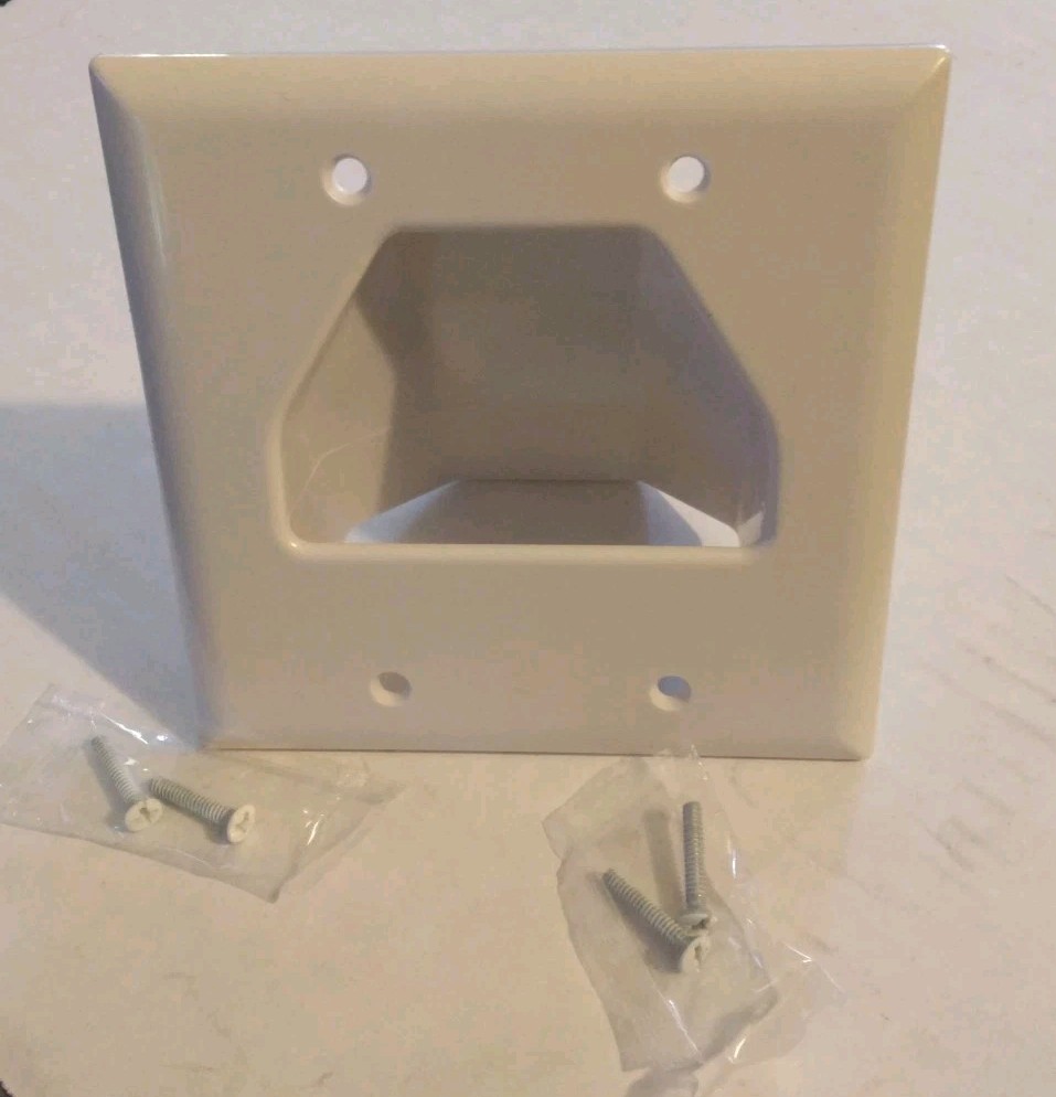 2 GANG RECESSED LOW VOLTAGE CABLE WALL PLATE - WHITE DATACOMM-45-0002