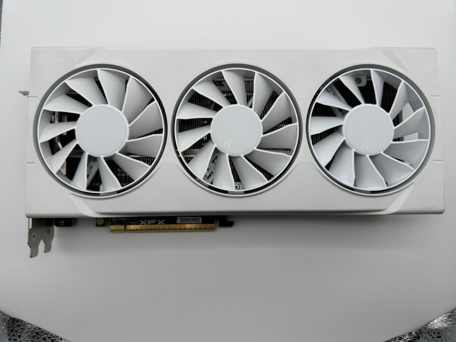 XFX SWIFT AMD RADEON RX 9060XT 16GB GDDR6 WHITE DESKTOP GRAPHICS CARD 