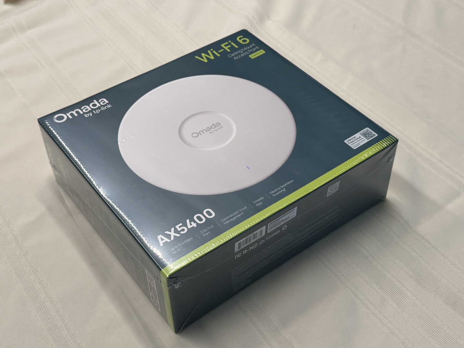 TP-LINK Omada EAP670 AX5400 Wi-Fi 6 Ceiling AP MU-MIMO 2.5GbE White NIB