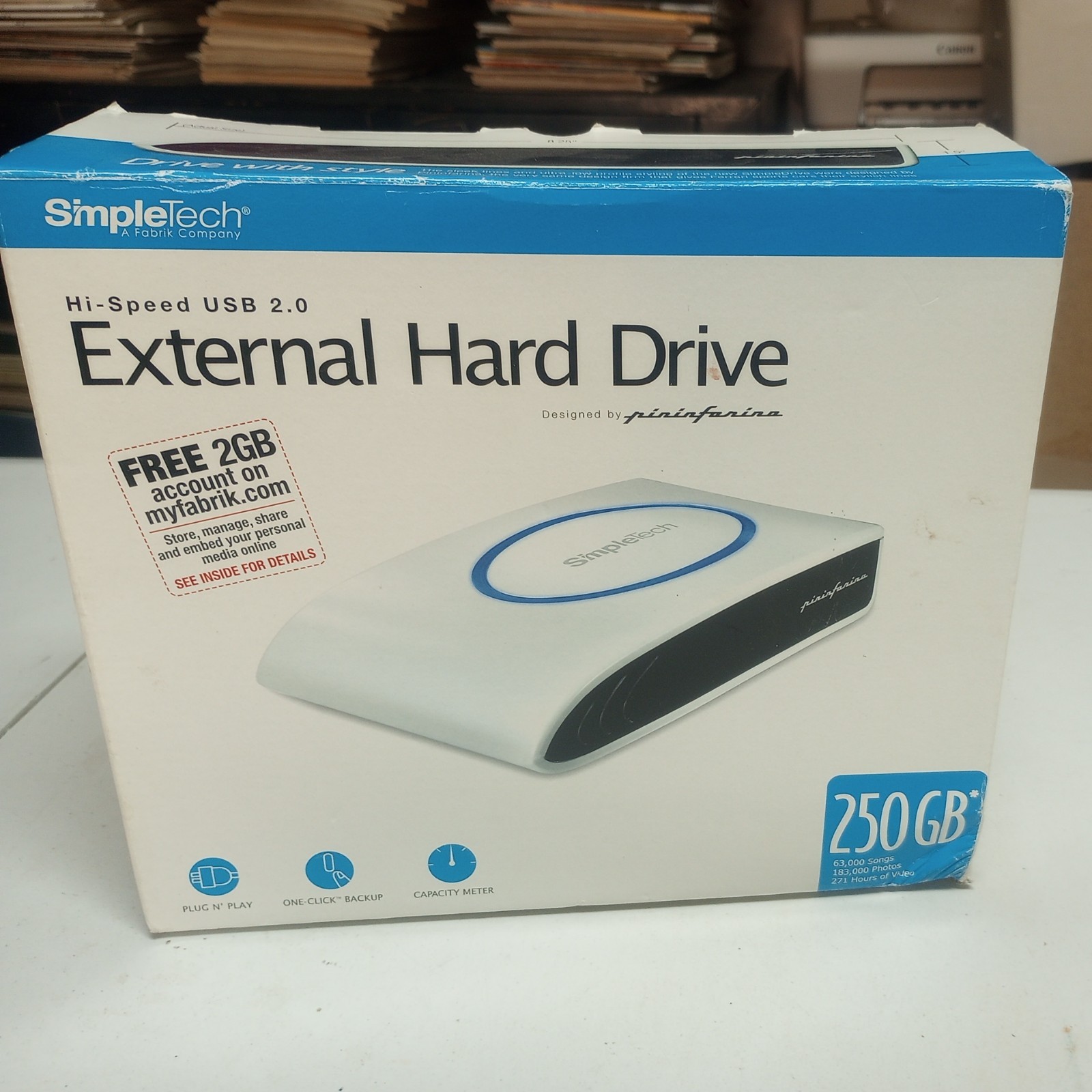 NEW SimpleTech SimpleDrive  External Hard Drive 250GB Hi-Speed USB 2.0