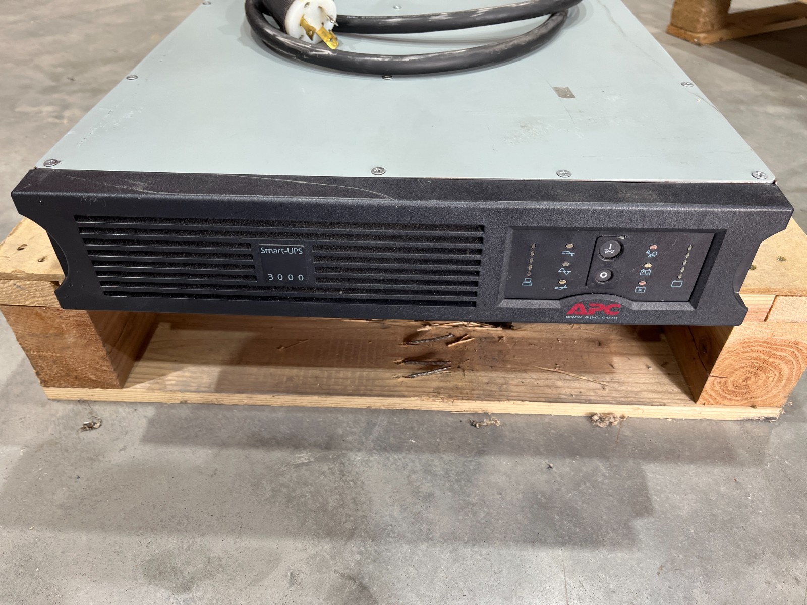 APC Smart-UPS 3000 DLA3000RM2U Uninterruptible Power Supply