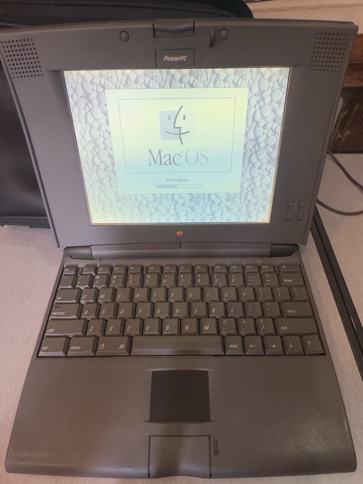 Clean Retro Apple Macintosh PowerBook 520 - Vintage Laptop - Tested And Working