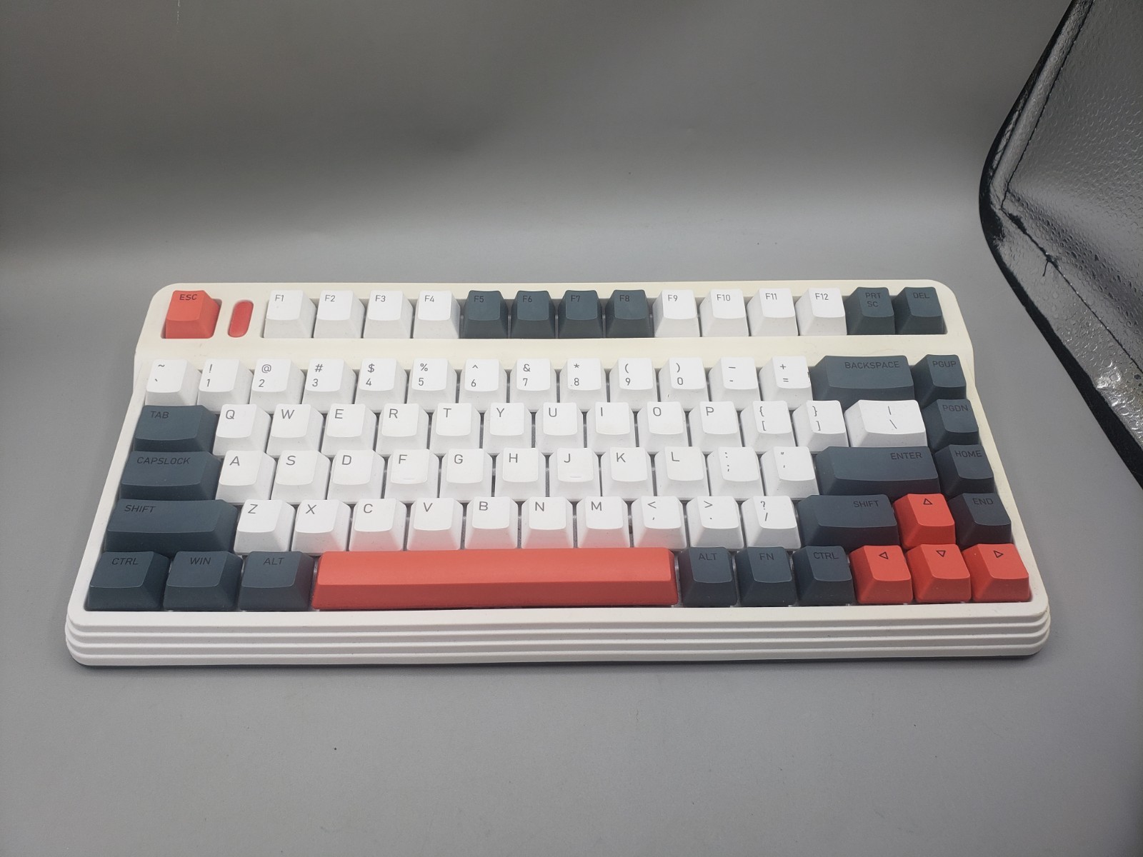 Iqunix L80 Lime 80 Mechanical Keyboard Cherry Brown Switches Bluetooth/Wired