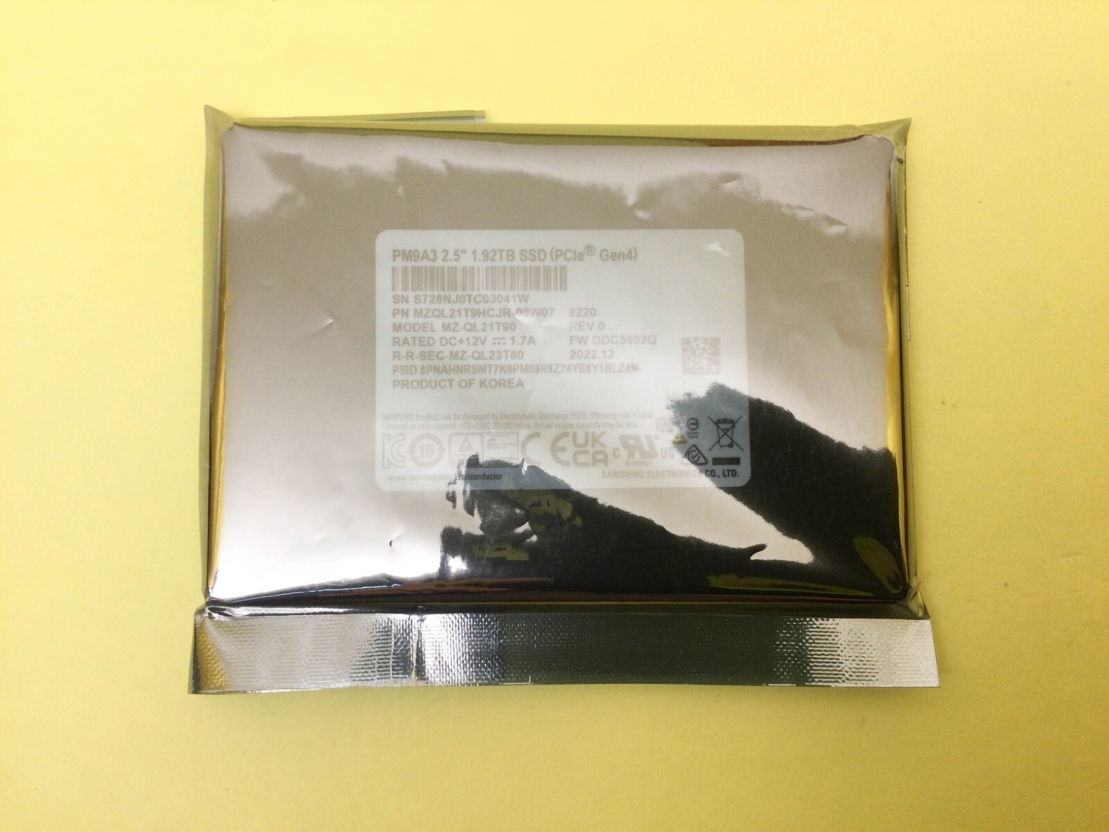 Samsung PM9A3 1.92TB 2.5'' PCIe Gen4 X4 NVMe U.2 SD MZ-QL21T90 New