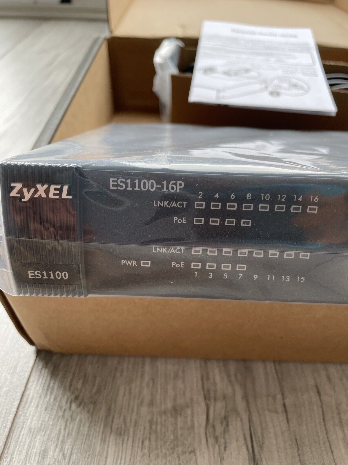 ZyXEL ES-1100 (ES1100-16P-GB0102F) 16-Port 100Mbits Ethernet Switch New