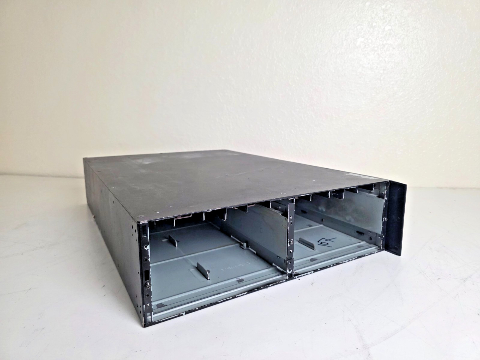 APC Smart-UPS RT 192V Extended Run Time Battery Pack SURT192XLBP
