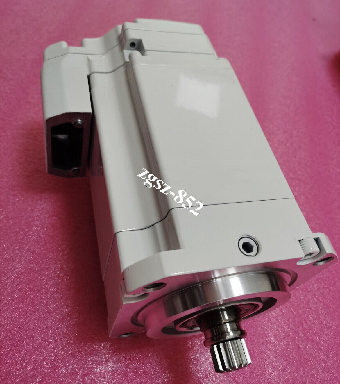 1PCS 3HAC043075-001  abb robot IRB6700 six axis servor motor New fedex or DHL