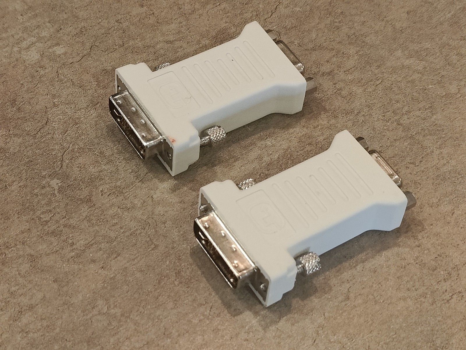 0J8461 AMP/Tyco Tyco DVI to VGA Adapter Converter DP/N 0J8461