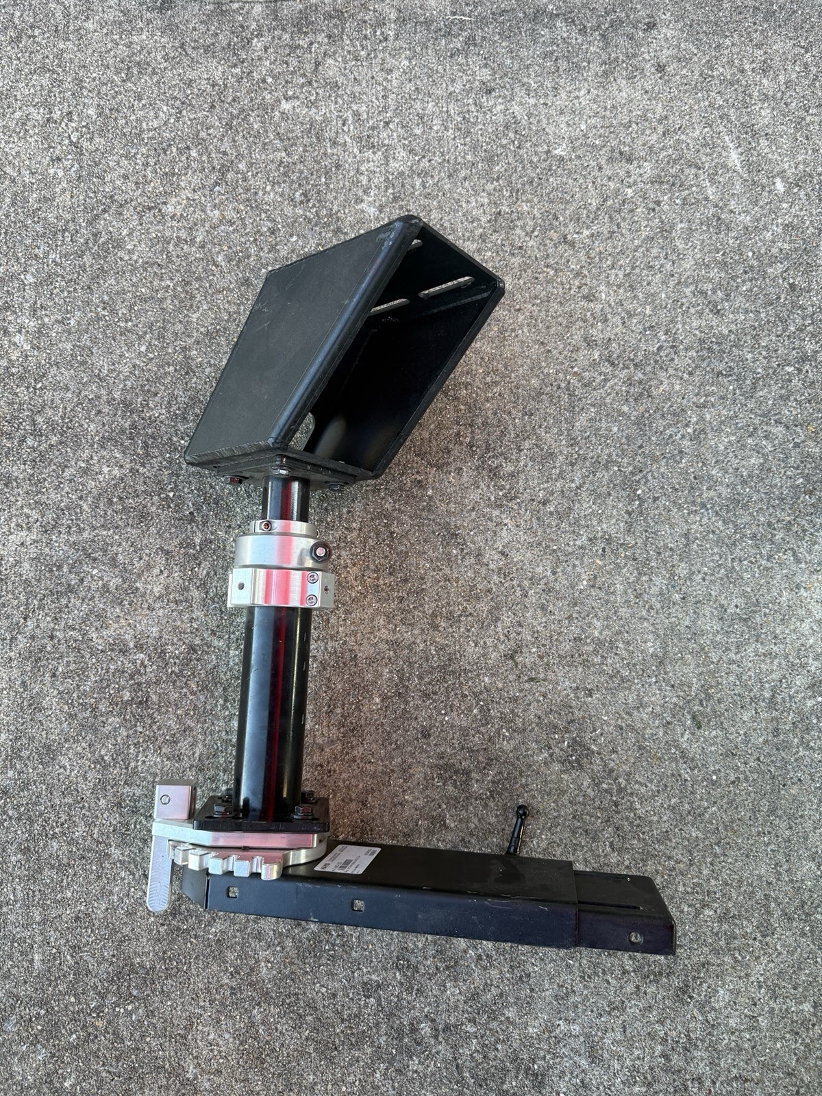 Havis C-MD-102 Pedestal Mount Swing Arm Police Firefighter Emergency Services