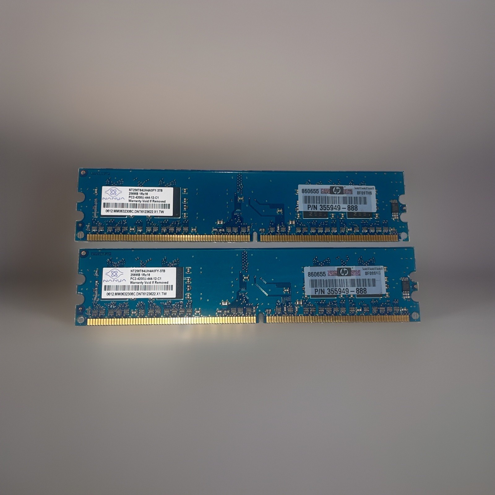 NANYA (NT256T64UH4AQFY-37B) (PC2-4200U-444-12-C1) 256MB 1Rx16 Memory RAM