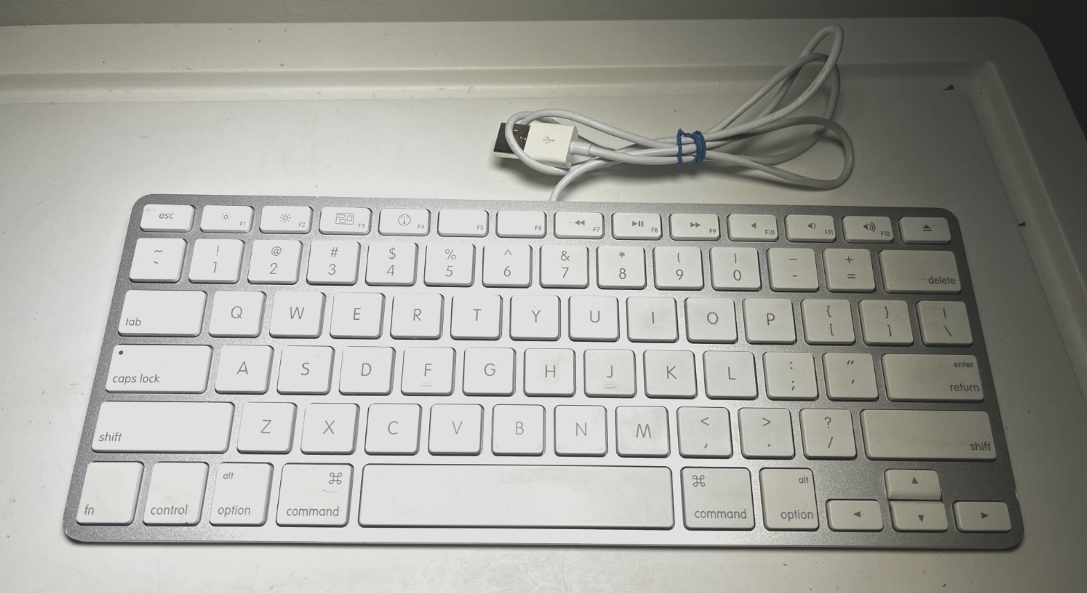 Apple A1242 Wired Keyboard - Tested Working