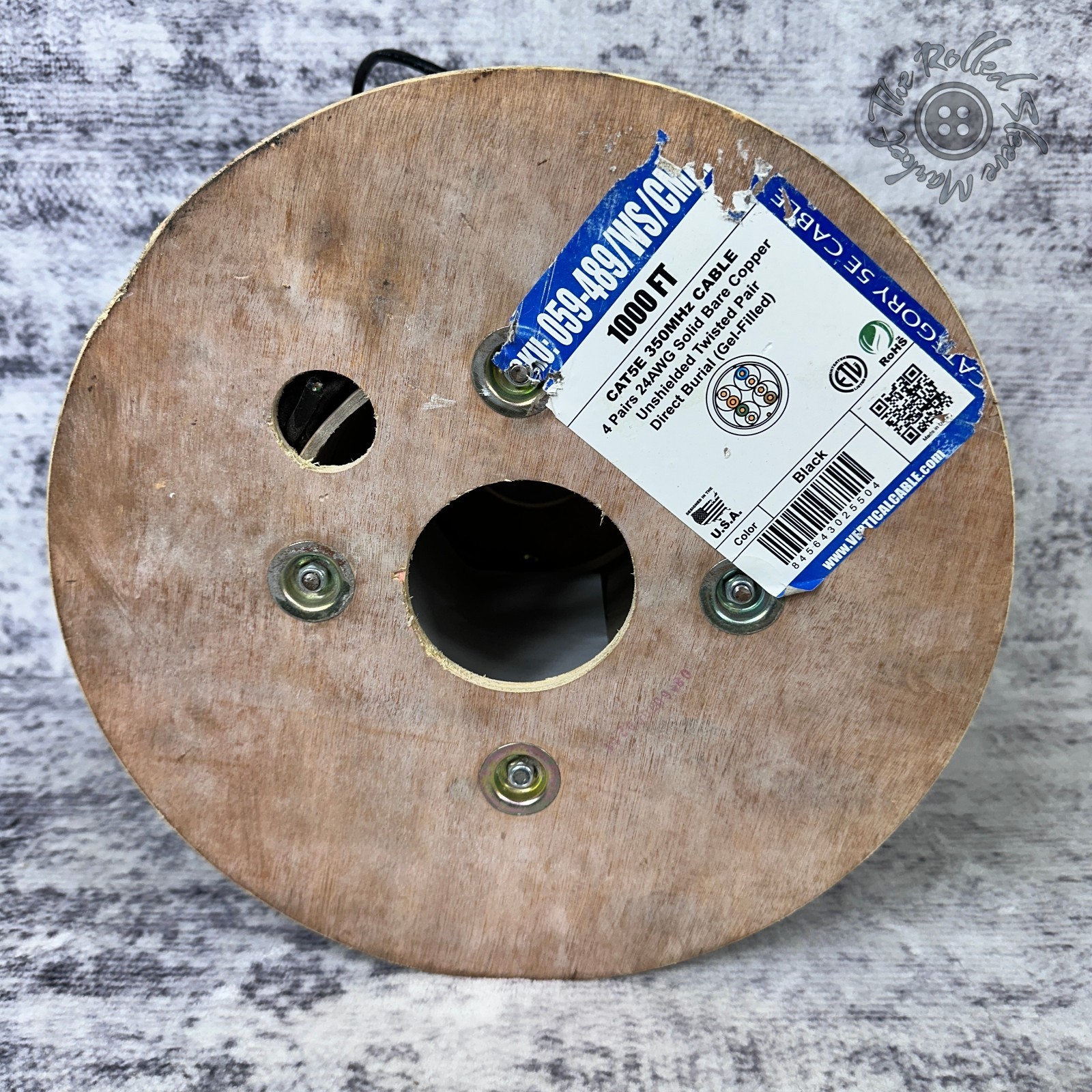 Vertical Cable Cat5e 350MHz Direct Burial Gel-Filled 610 FT Black UTP Wire