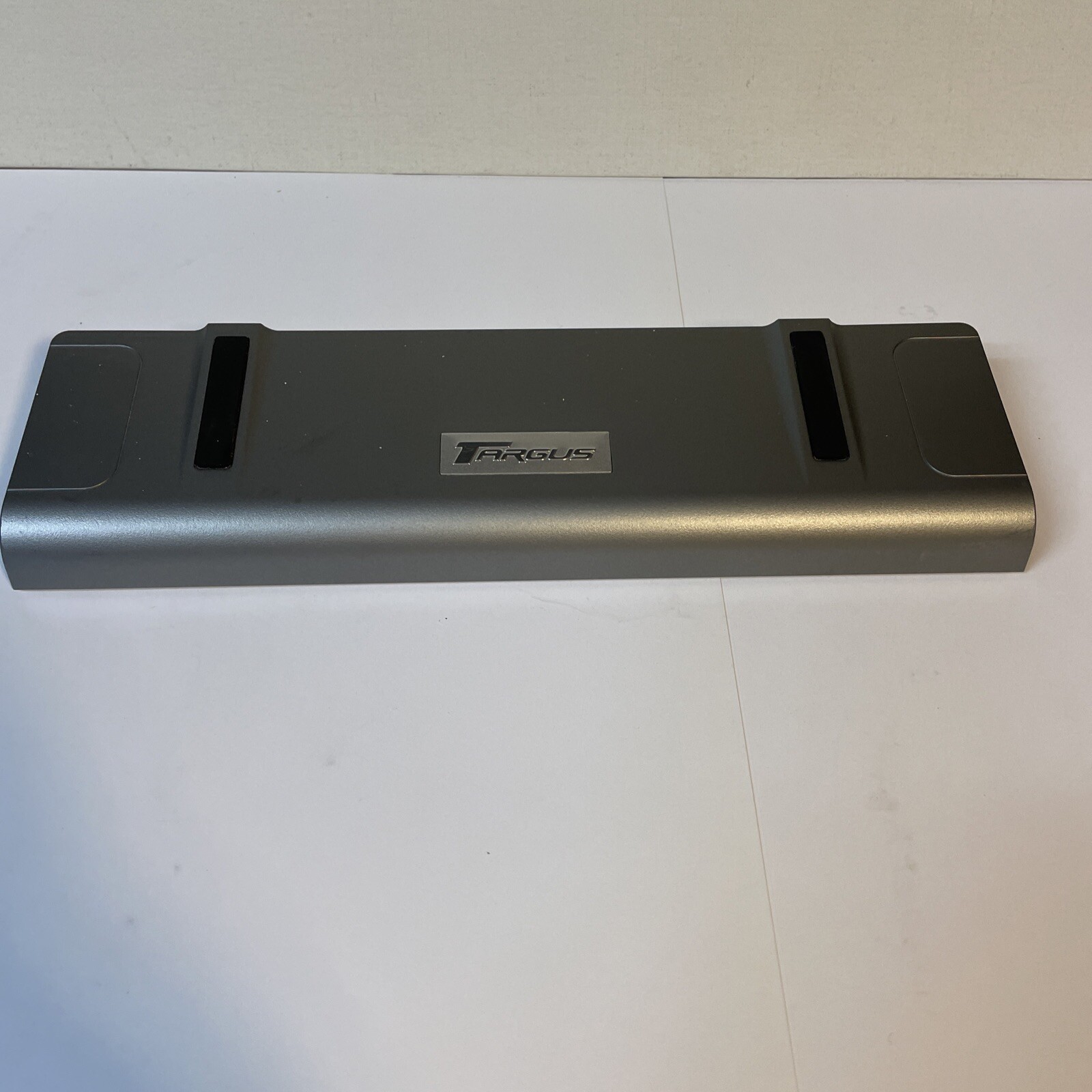 TARGUS ACP50US UNIVERSAL NOTEBOOK DOCKING STATION W/ CABLE  