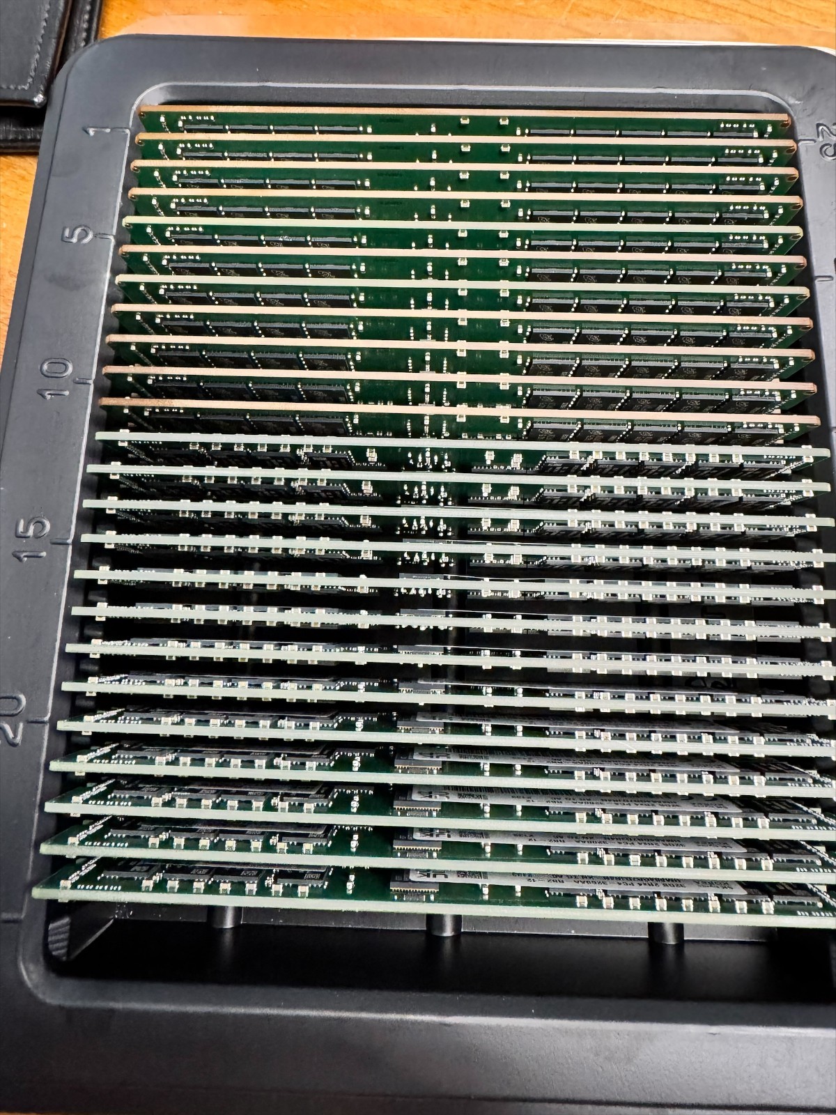 lot of 14 Samsung 64 GB PC4-21300 (DDR4-2666) 4DRx4 ECC REG Load Reduced