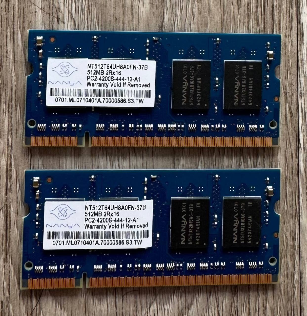 2x Nanya 512MB DDR2 PC2-4200S 533MHz Laptop RAM NT512T64UH8A0FN Lot