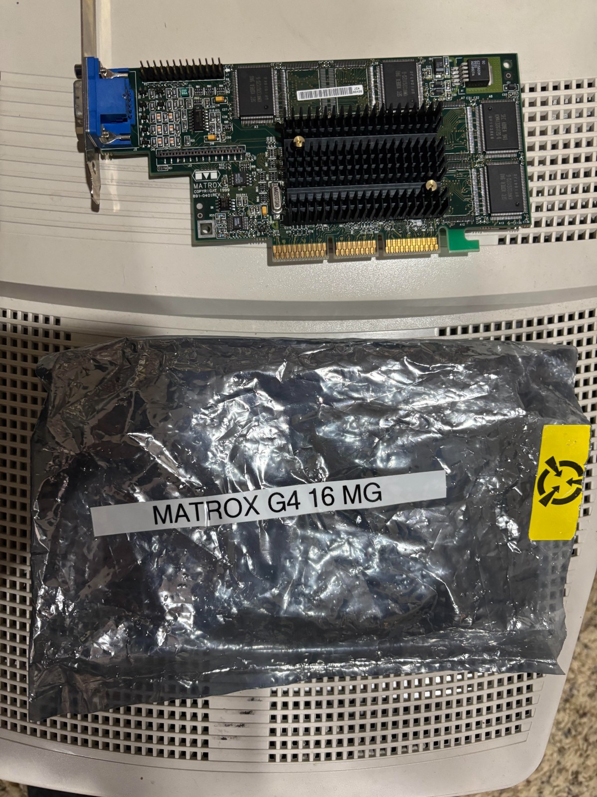 MATROX MILLENNIUM G400 16MB G4 891-0401  AGP TESTED - Drivers included