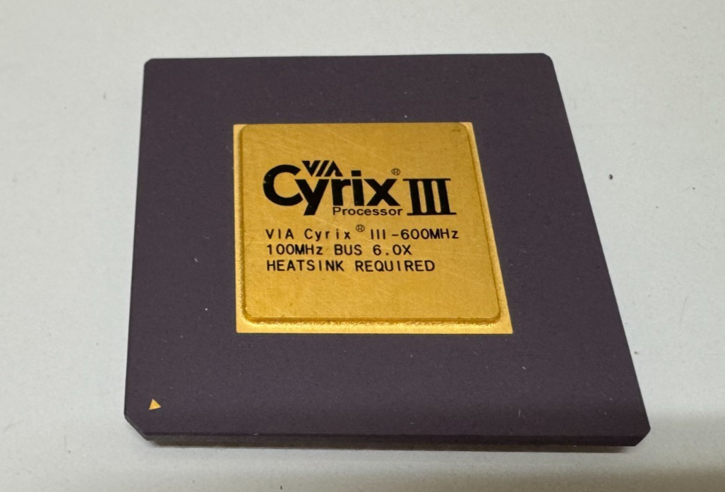 Cyrix III-600MHZ 1.9V CPU 100MHz Bus high collection value Never used