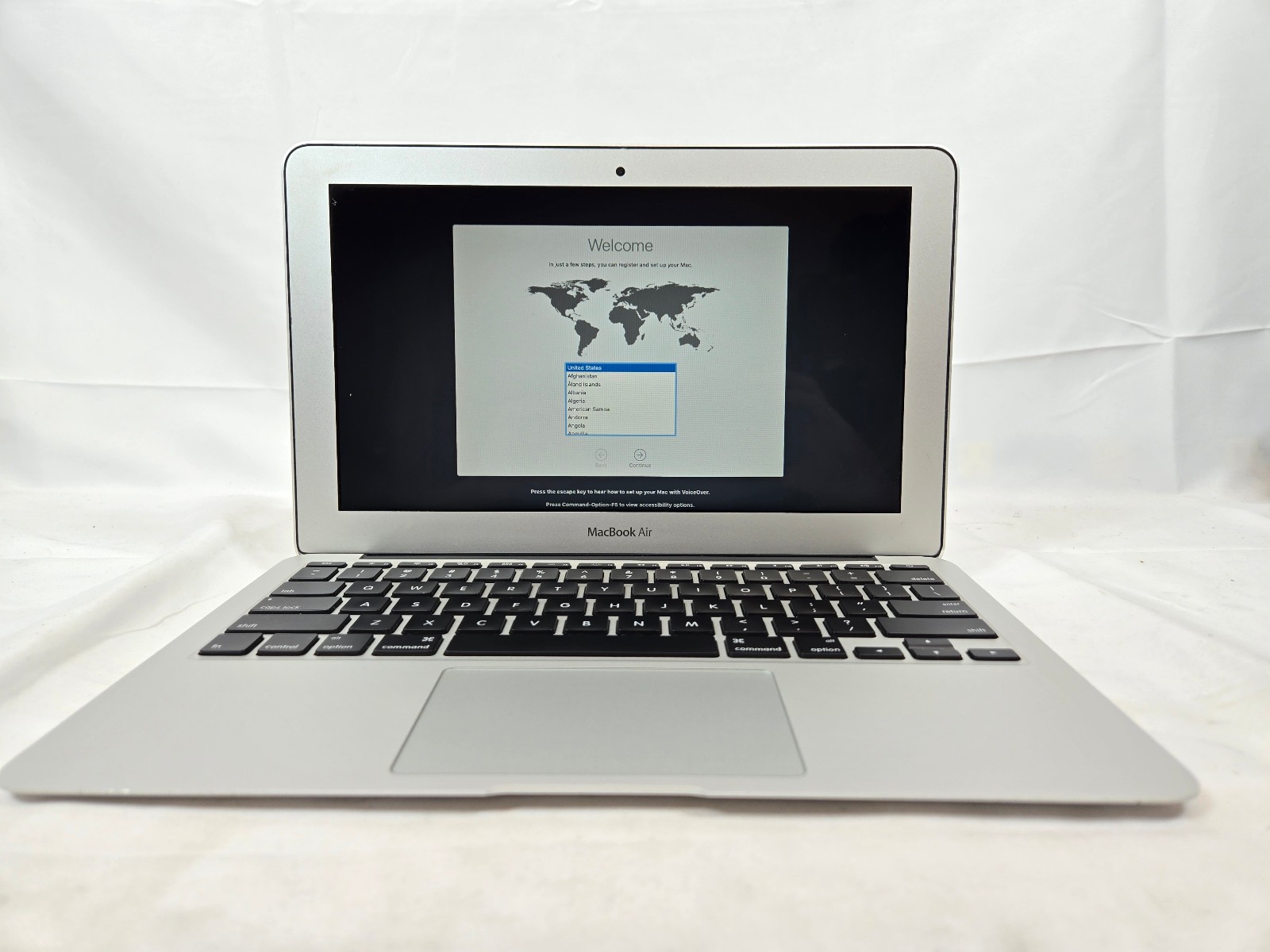 Apple Macbook Air 11" A1465 mid 2012 i5 4GB RAM 128GB SSD Silver *Read*