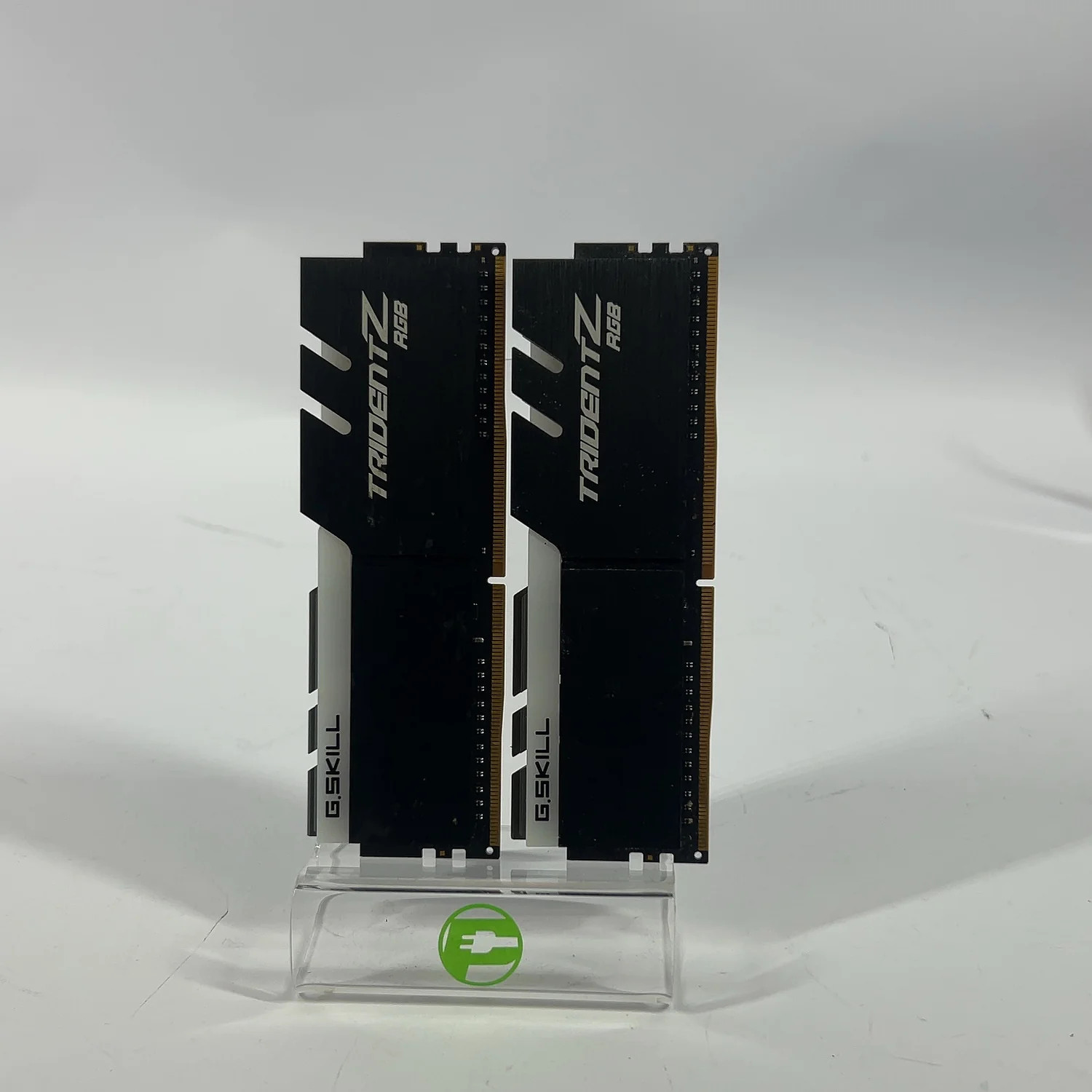 G.Skill Trident Z RGB 16GB (2x8GB) RAM DDR4 3200MHz F4-3200C16D-16GTZR