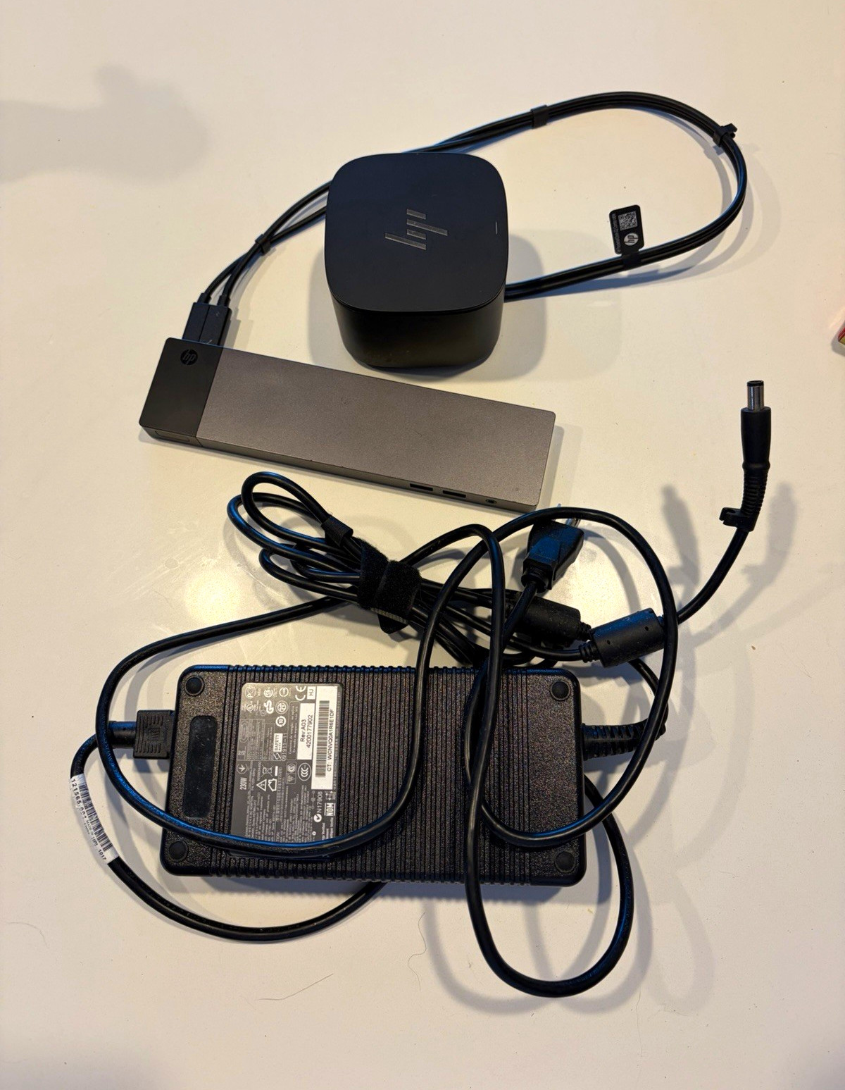 HP - Thunderbolt G2 with Combo Cable - Thunderbolt - Wired