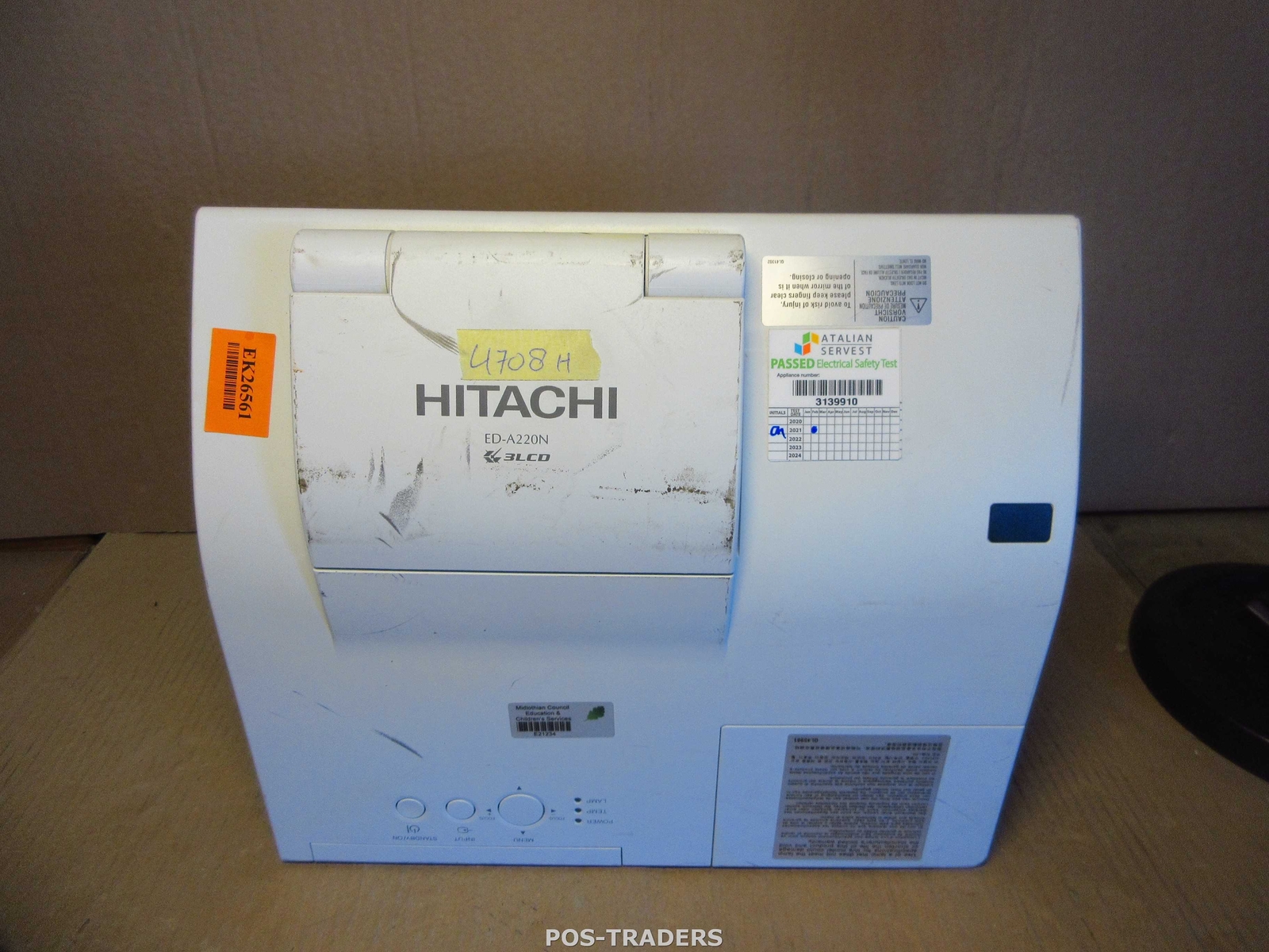 Hitachi ED-A220N Projector Projector UST XGA 3LCD - 2200 LUMENS - HDMI - 4708 HOURS
