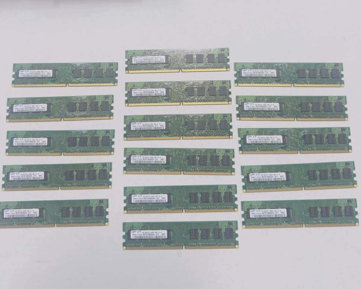 Lot of 16 Samsung 1GB DDR2-800 PC2-6400U RAM M378T2863QZS-CF7 Desktop Memory