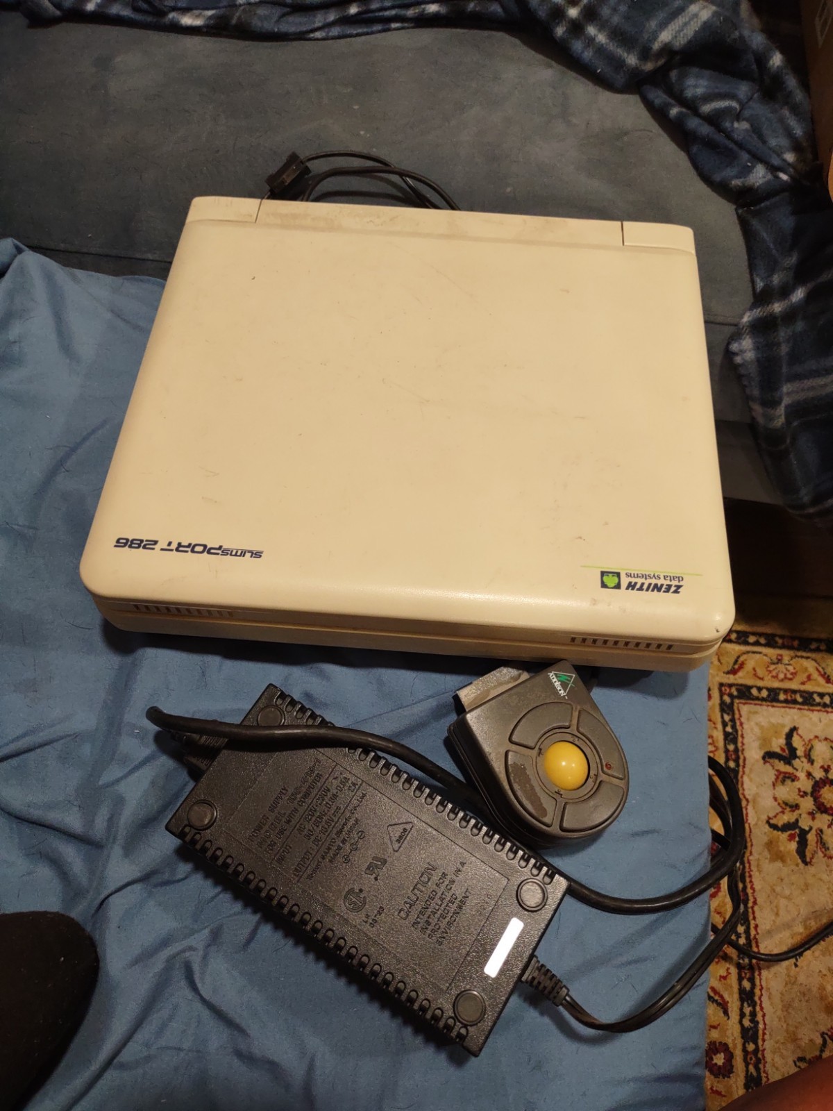 Zenith Data Systems SuperSport 286 ZWL-200-2 Beige Portable Laptop - W/ Addison 