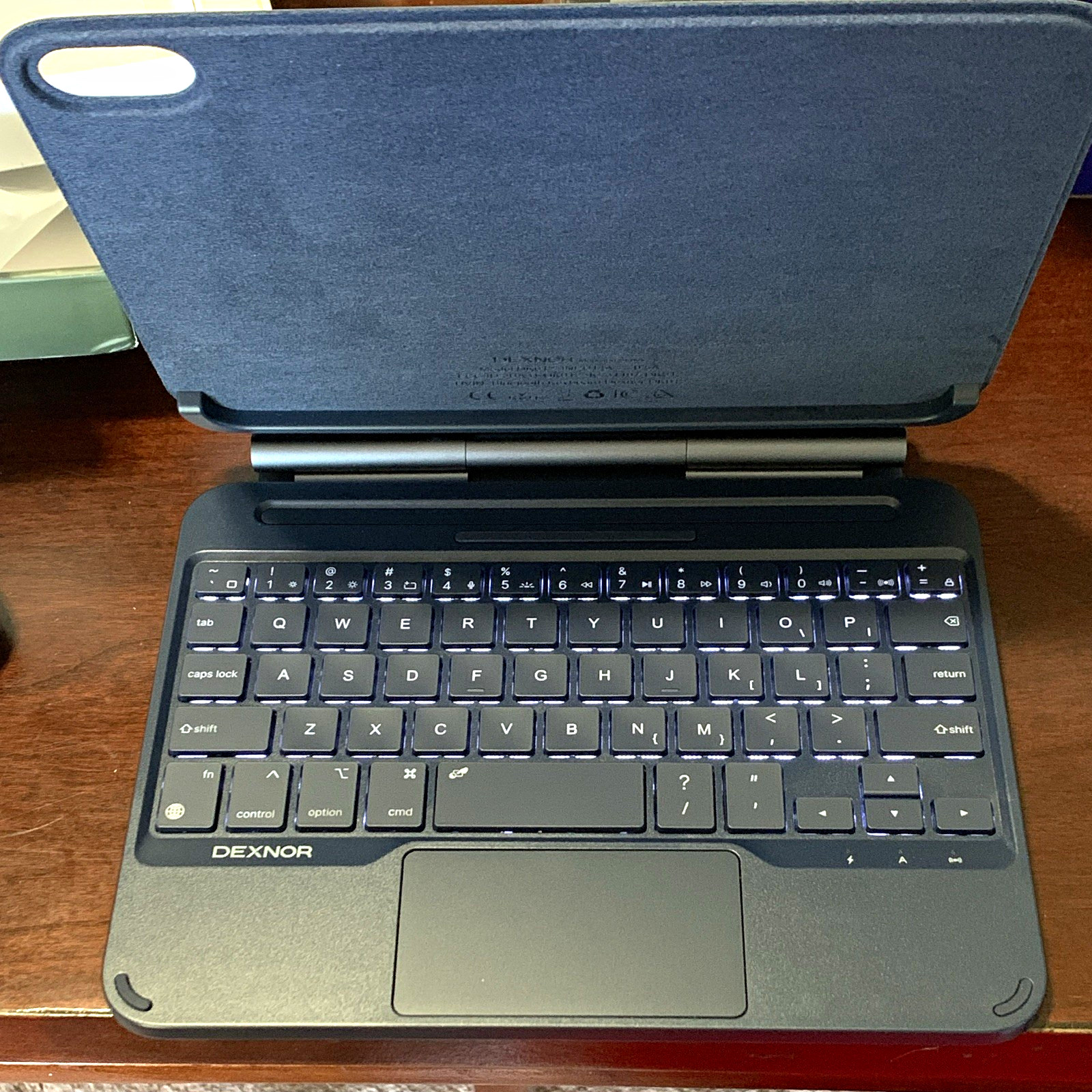 DEXNOR DK012 Magnetic Backlit Keyboard Case Trackpad Pencil Holder Blue iPad