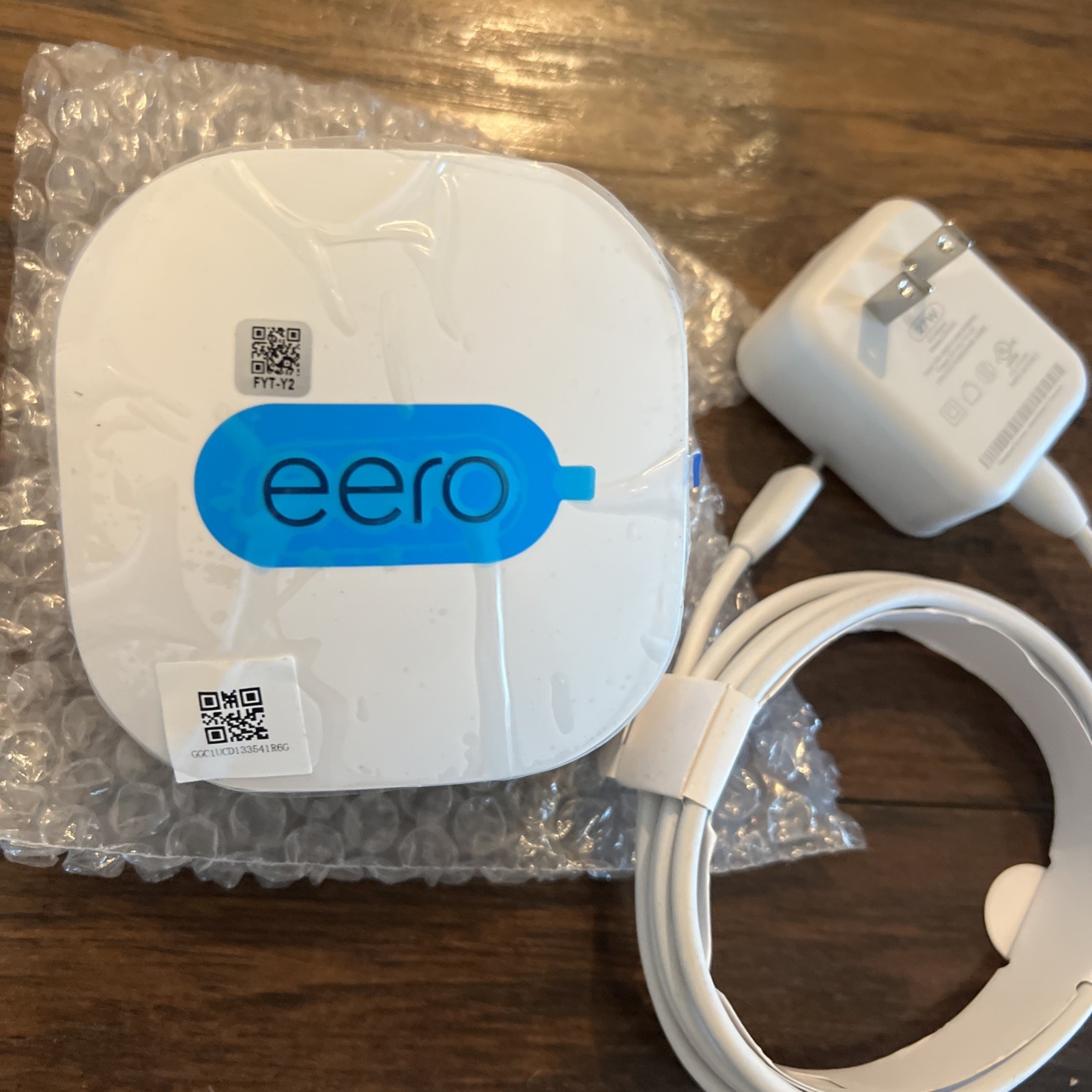 eero Home Pro 6+ Model R010001 Tri-Band Mesh Wi-Fi 6 Router