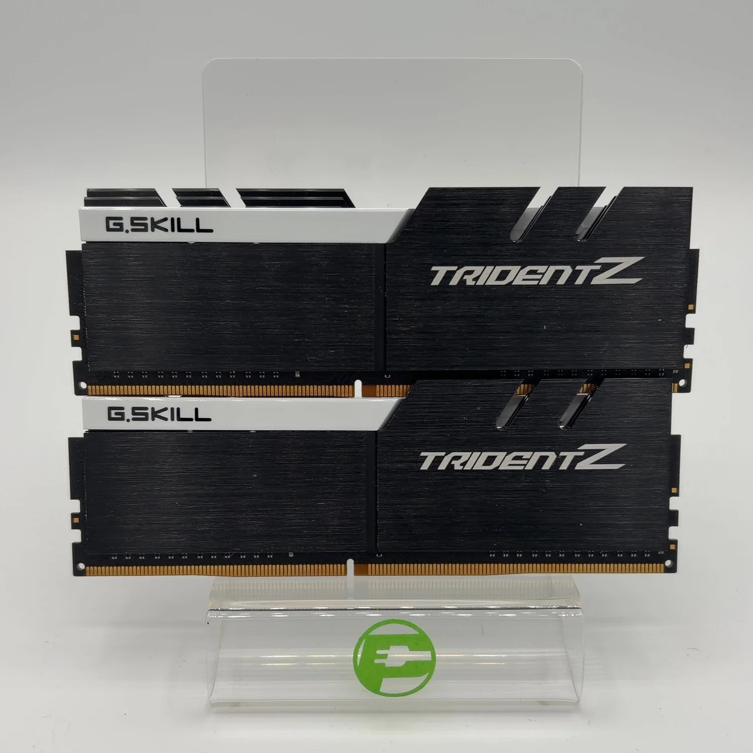 G.Skill Trident Z 16GB (2x8GB) RAM DDR4 3200MHz F4-3200C14D-16GTZKW