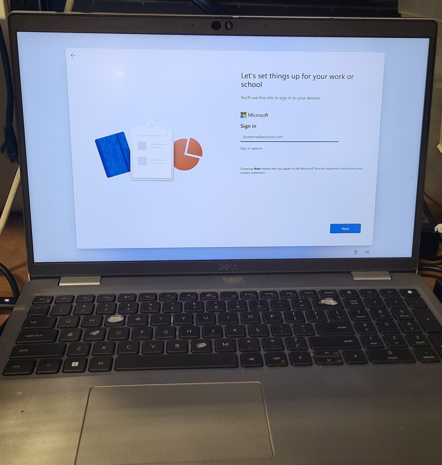 Scratched LCD Dell Latitude 5520 Laptop Core i5-1145G7 2.6GHz 8GB 256GB READ