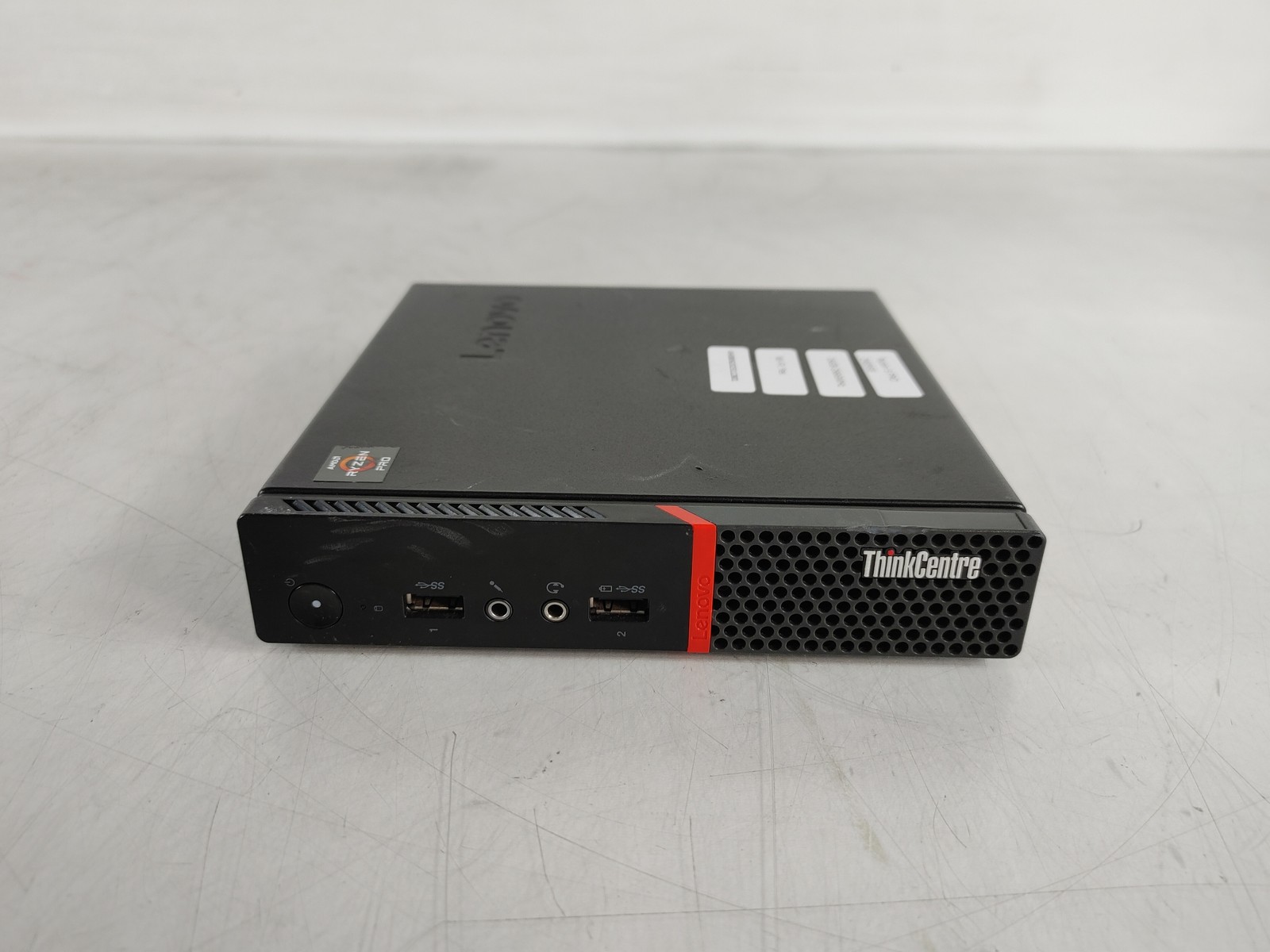 Lenovo ThinkCentre M715q Tiny Ryzen 5 Pro 2400GE 3.20 GHz 16 GB DDR4 No HDD