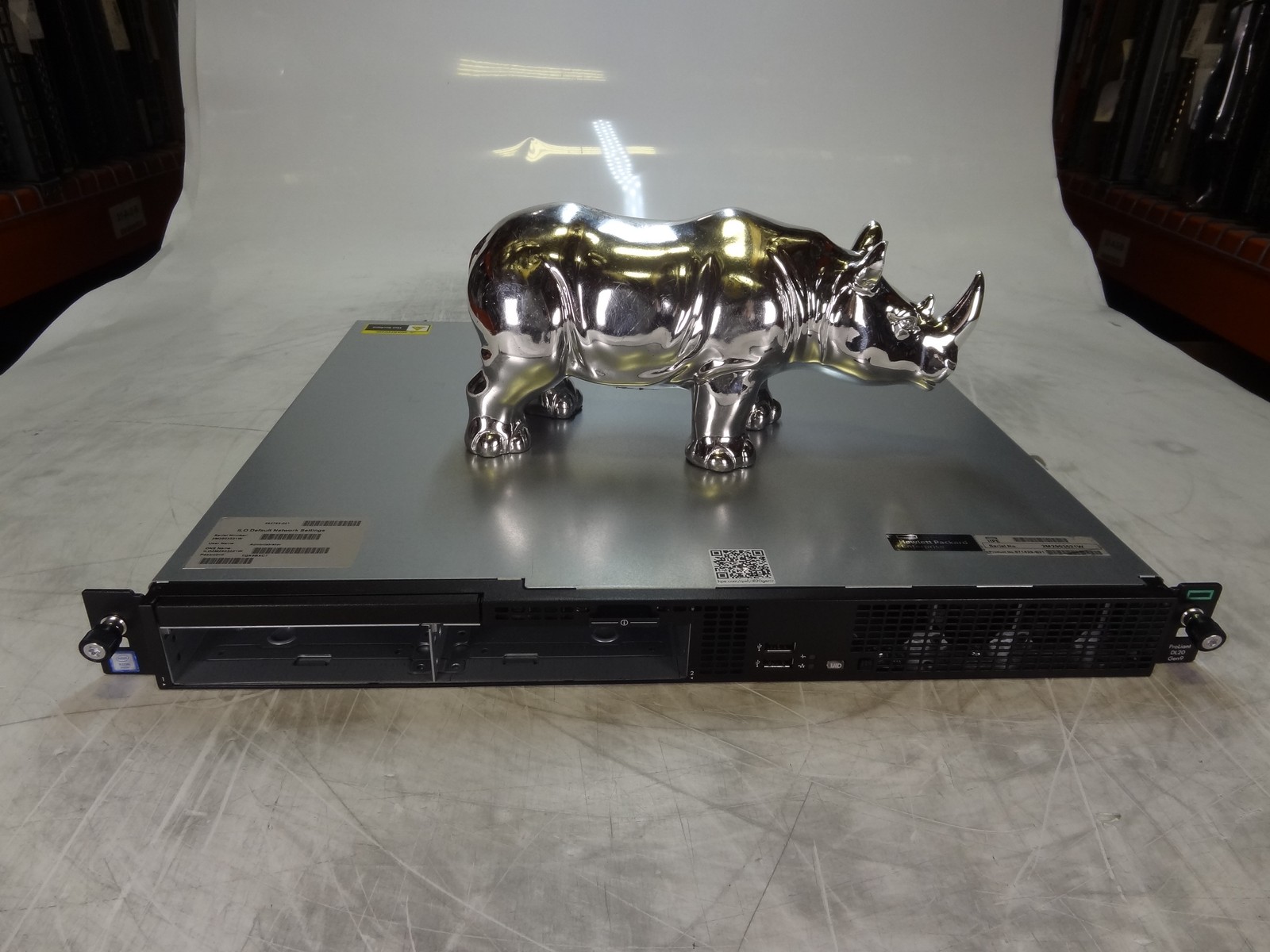 819785-B21 HP ProLiant DL20 Gen9 2LFF Configure-to-order Server