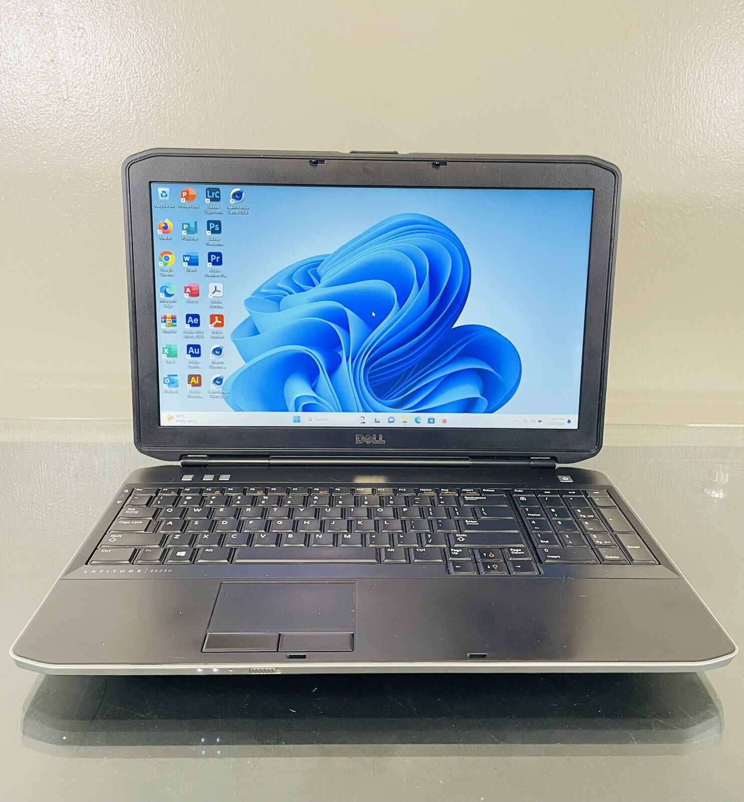 Dell Latitude e5530 laptop i5 | 8Gb RAM 320Gb Windows 11 Computer W/ NEW Battery
