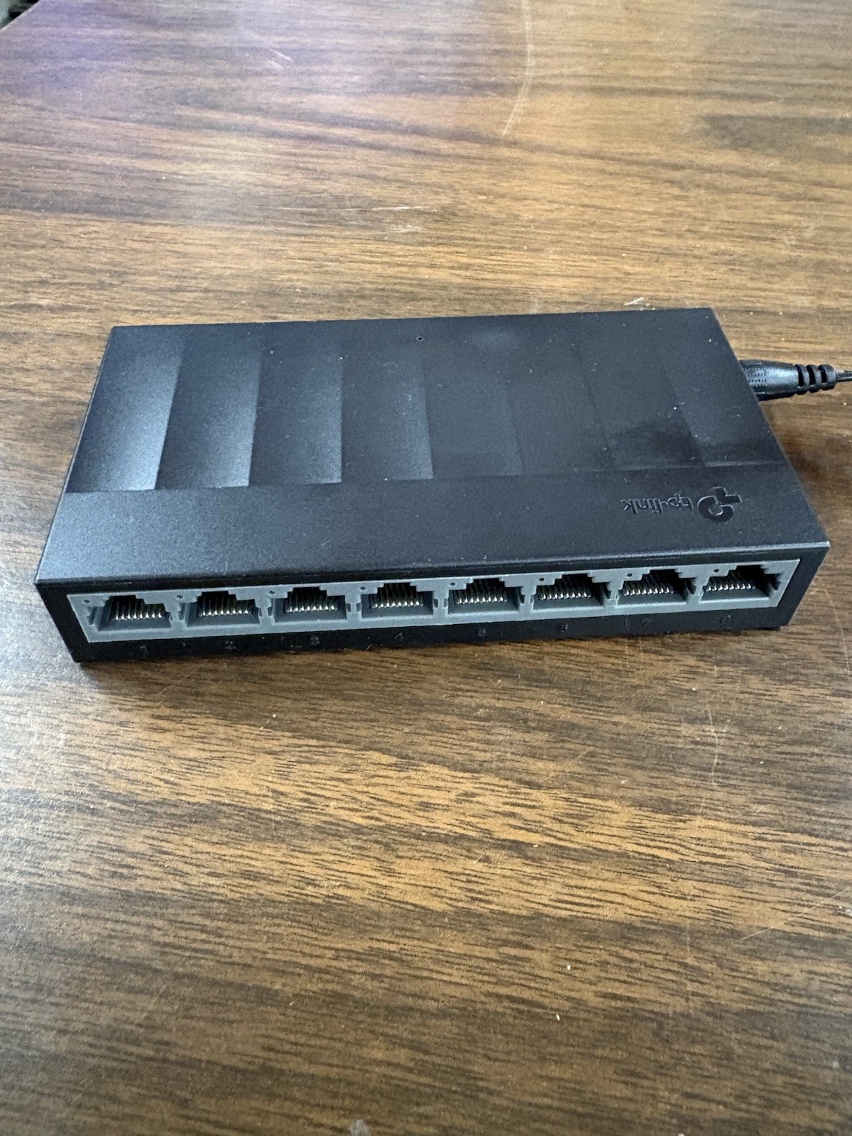 TP-Link LS1008G Litewave 8-Port 10/100/1000Mbps Gigabit Ethernet Desktop Switch