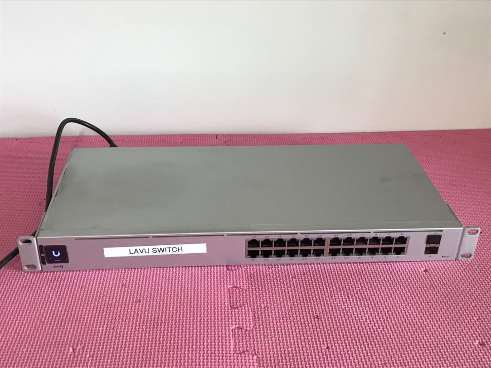 Ubiquiti Networks UniFi Switch Pro 24 Port USW-PRO-24 Managed Layer 3