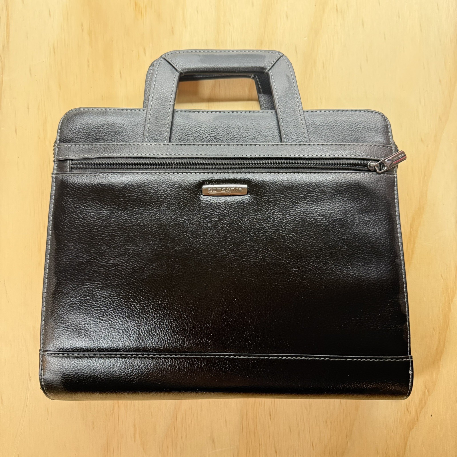 Samsonite Business Briefcase Sleek Professional Design Padfolio